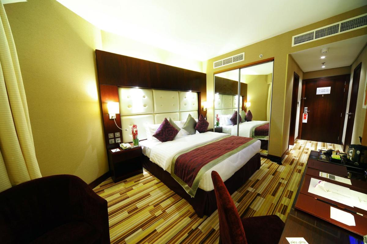 Deluxe Double Room with Balcony photo 1