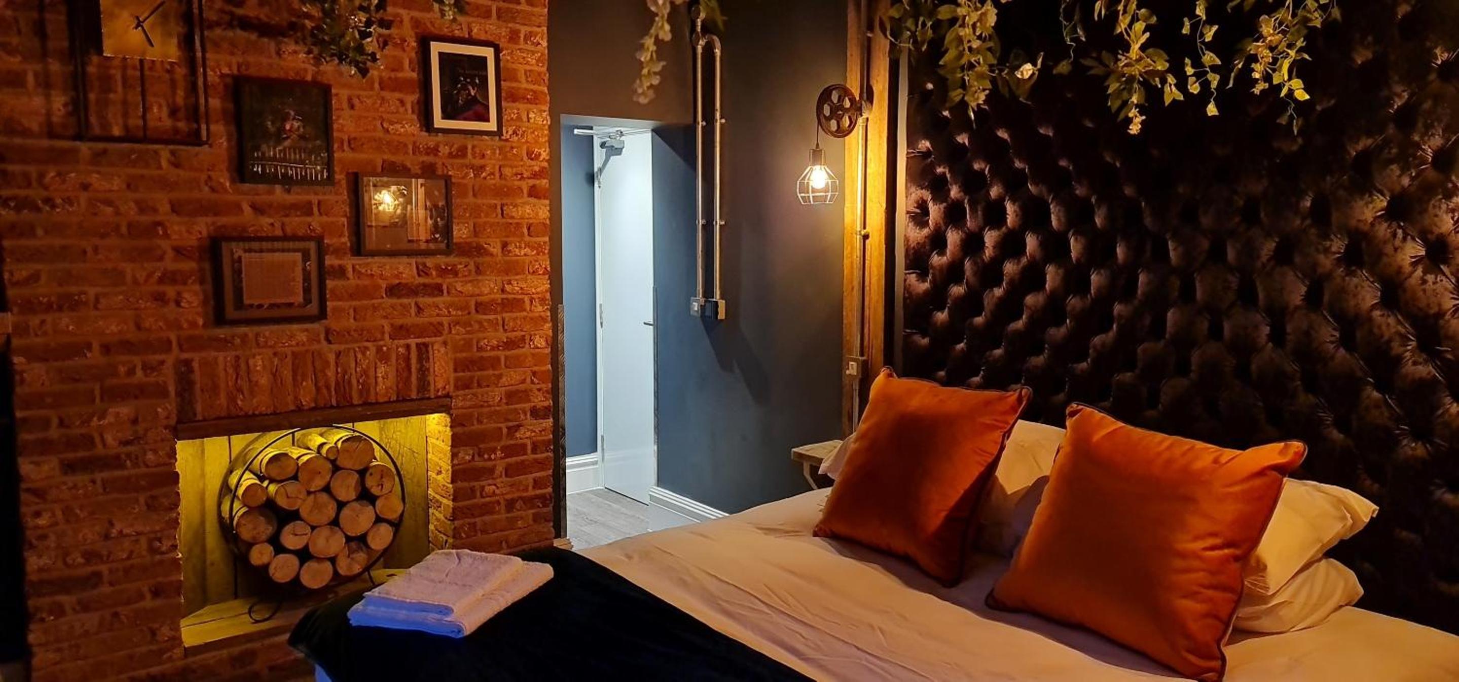 Double Room with Private Bathroom - Photo 1
