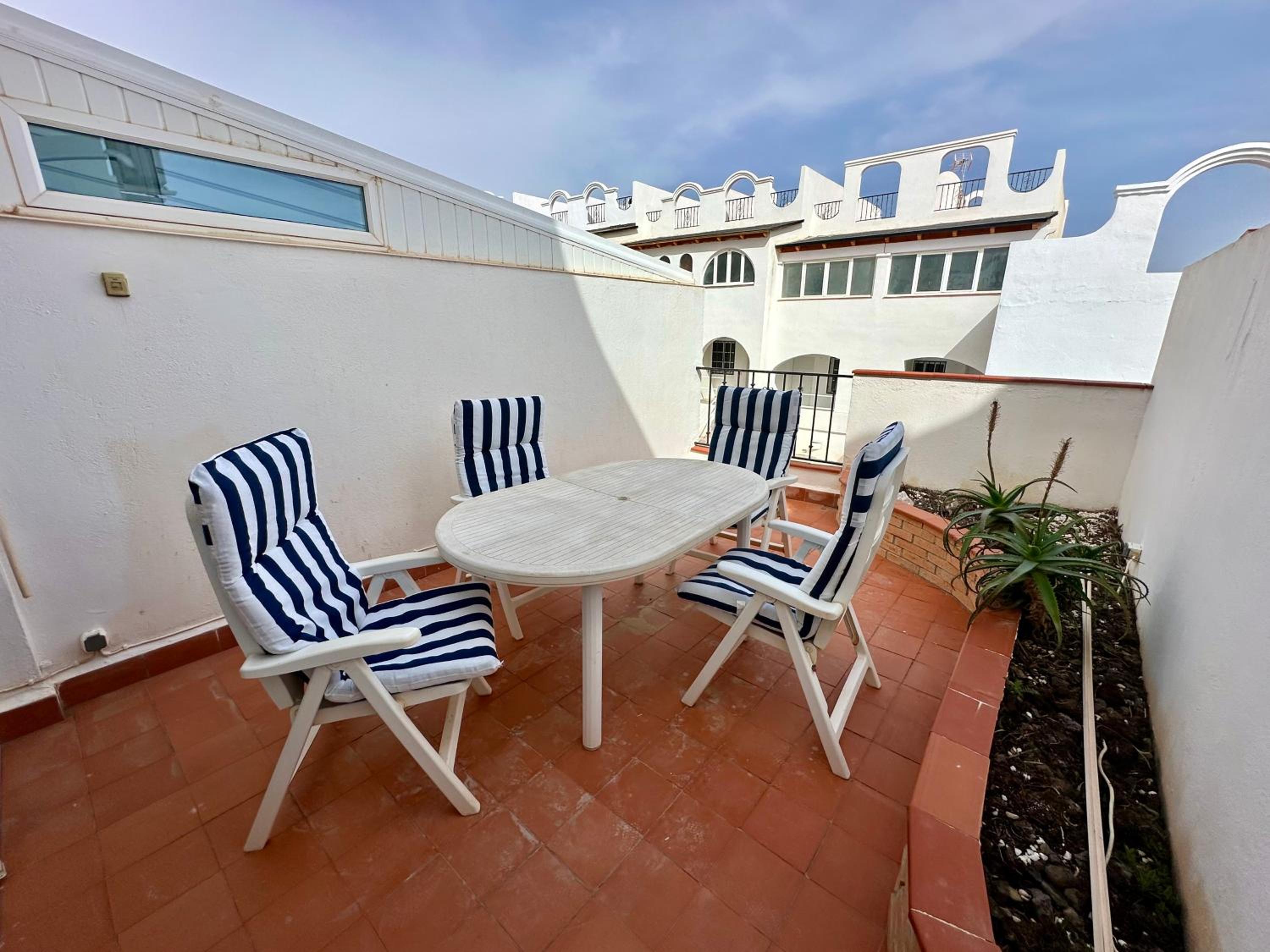 Two-Bedroom Apartment With Balcony And Terrace photo 2