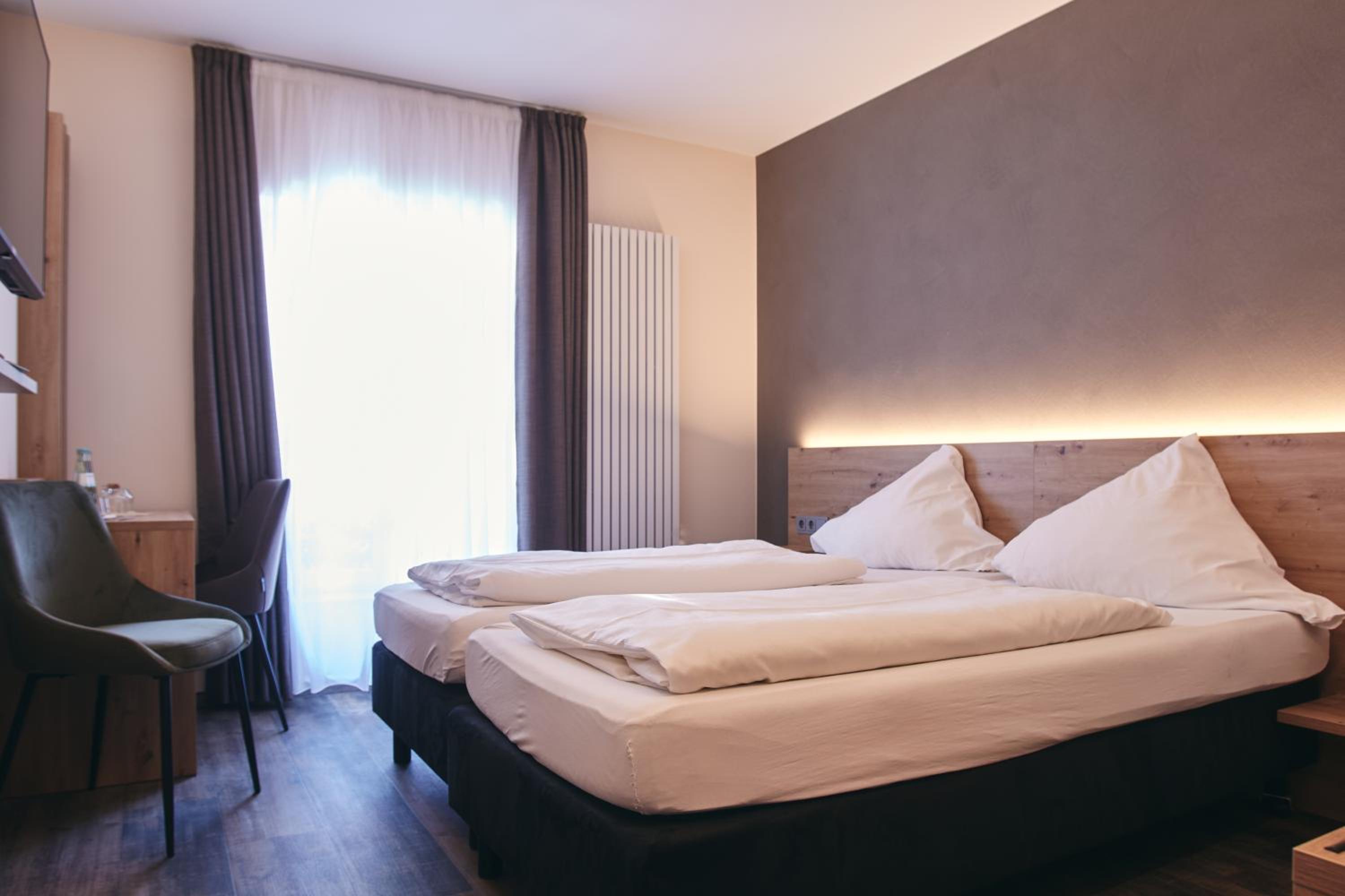 Double Room - Photo 6