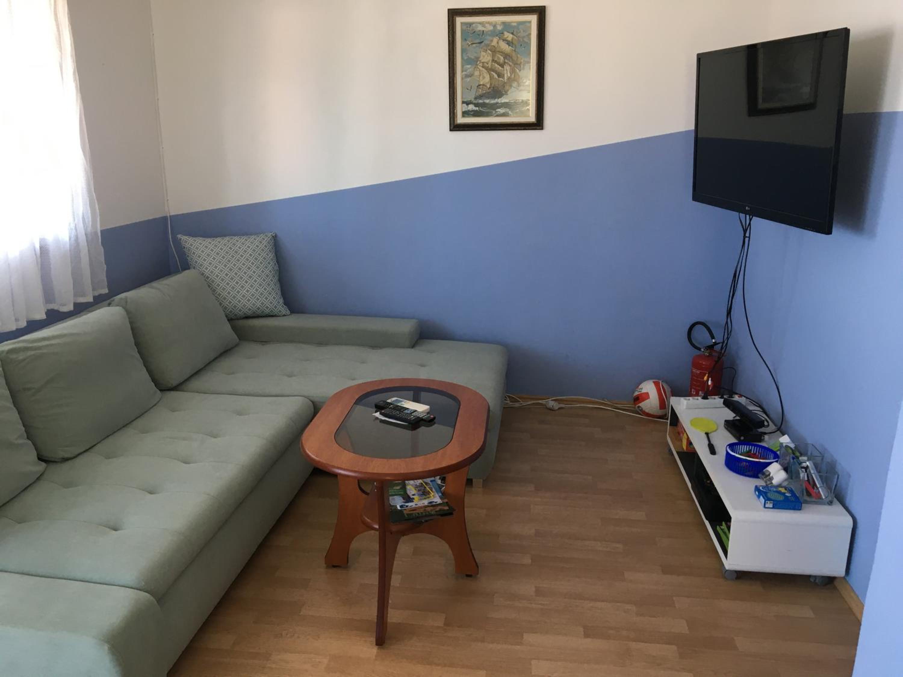 One-Bedroom Apartment photo 2