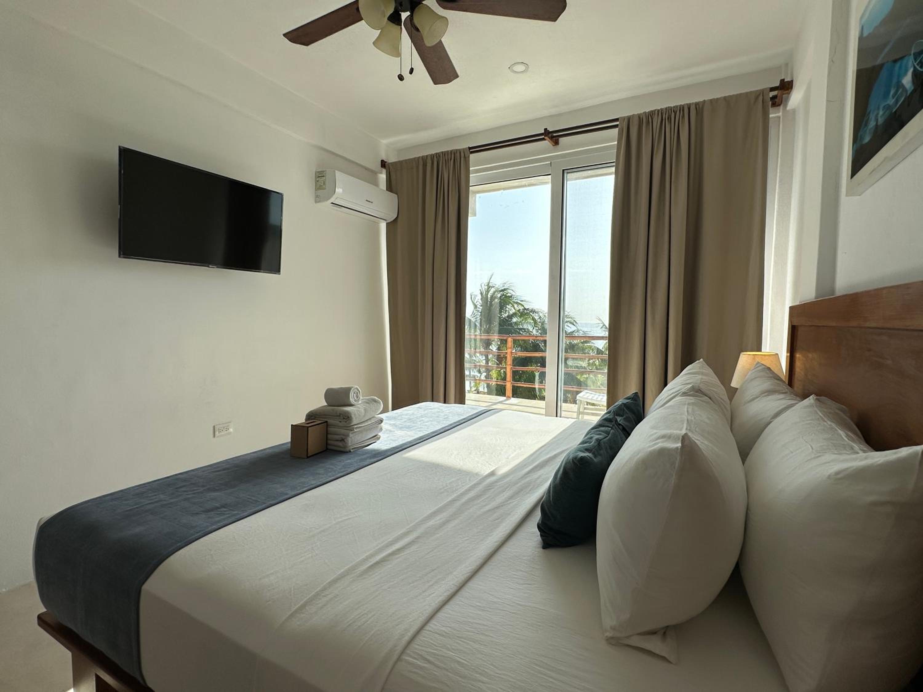 Apartment with Sea View - Photo 9