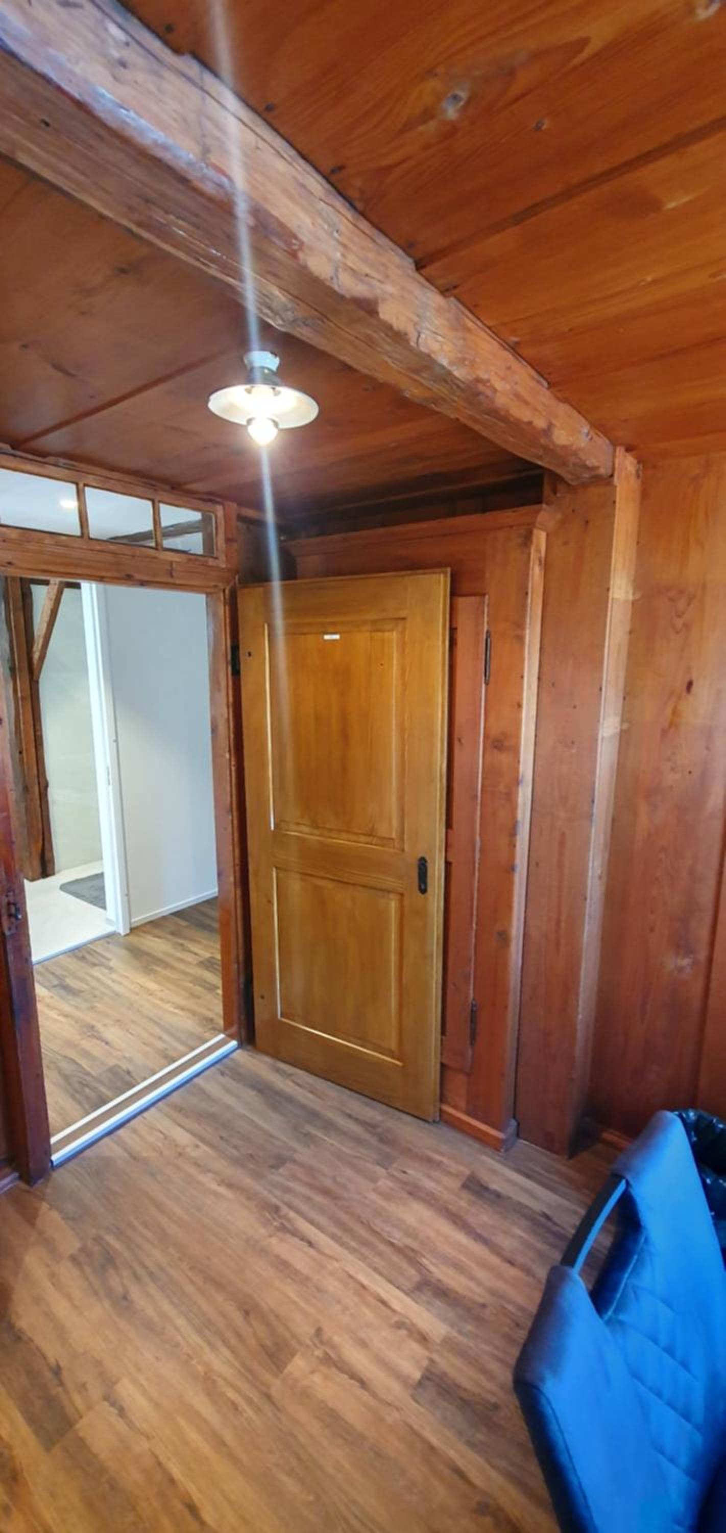 Single Room With Shared Shower And Toilet photo 2