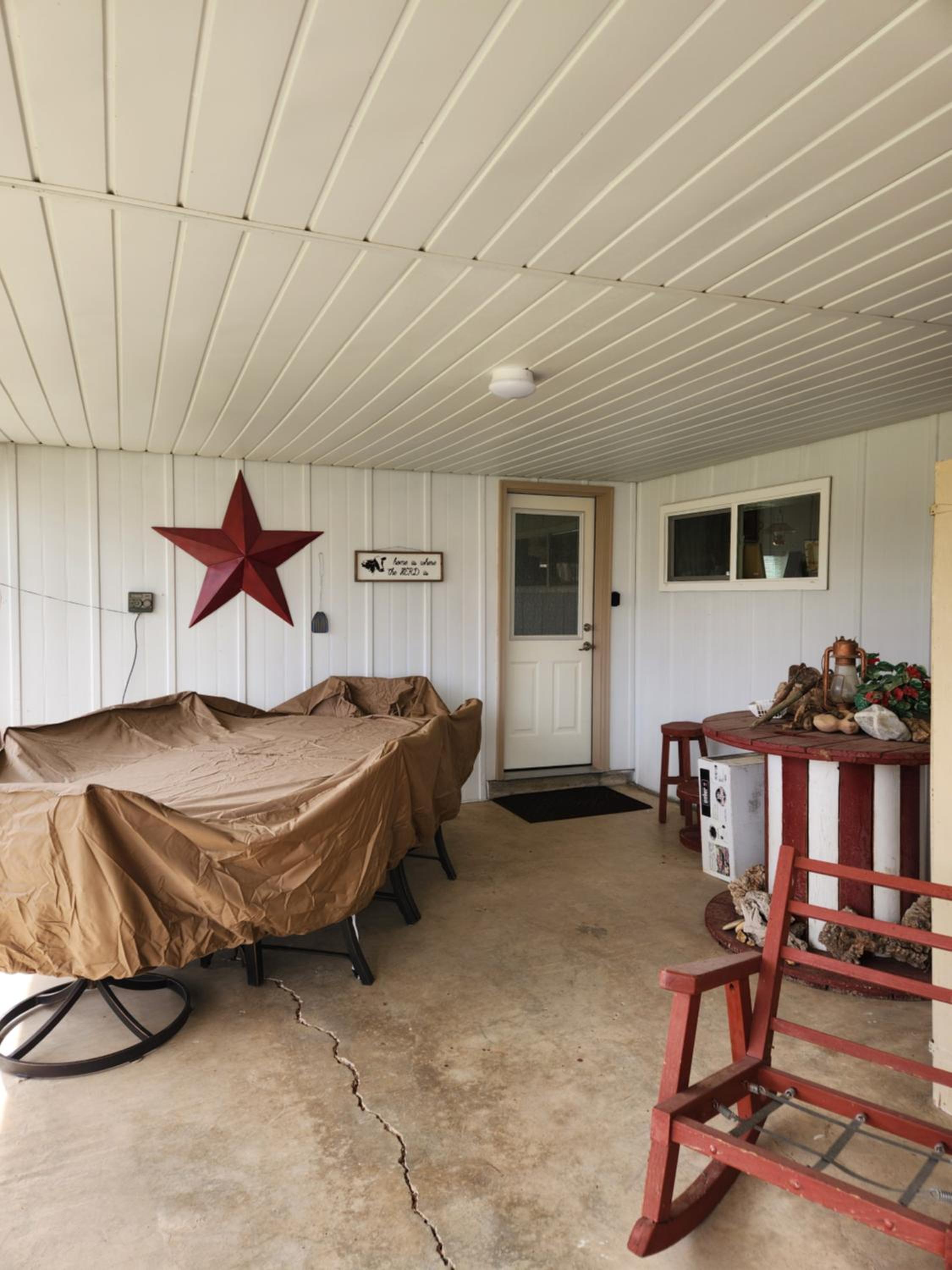 One-Bedroom Cottage - Photo 3