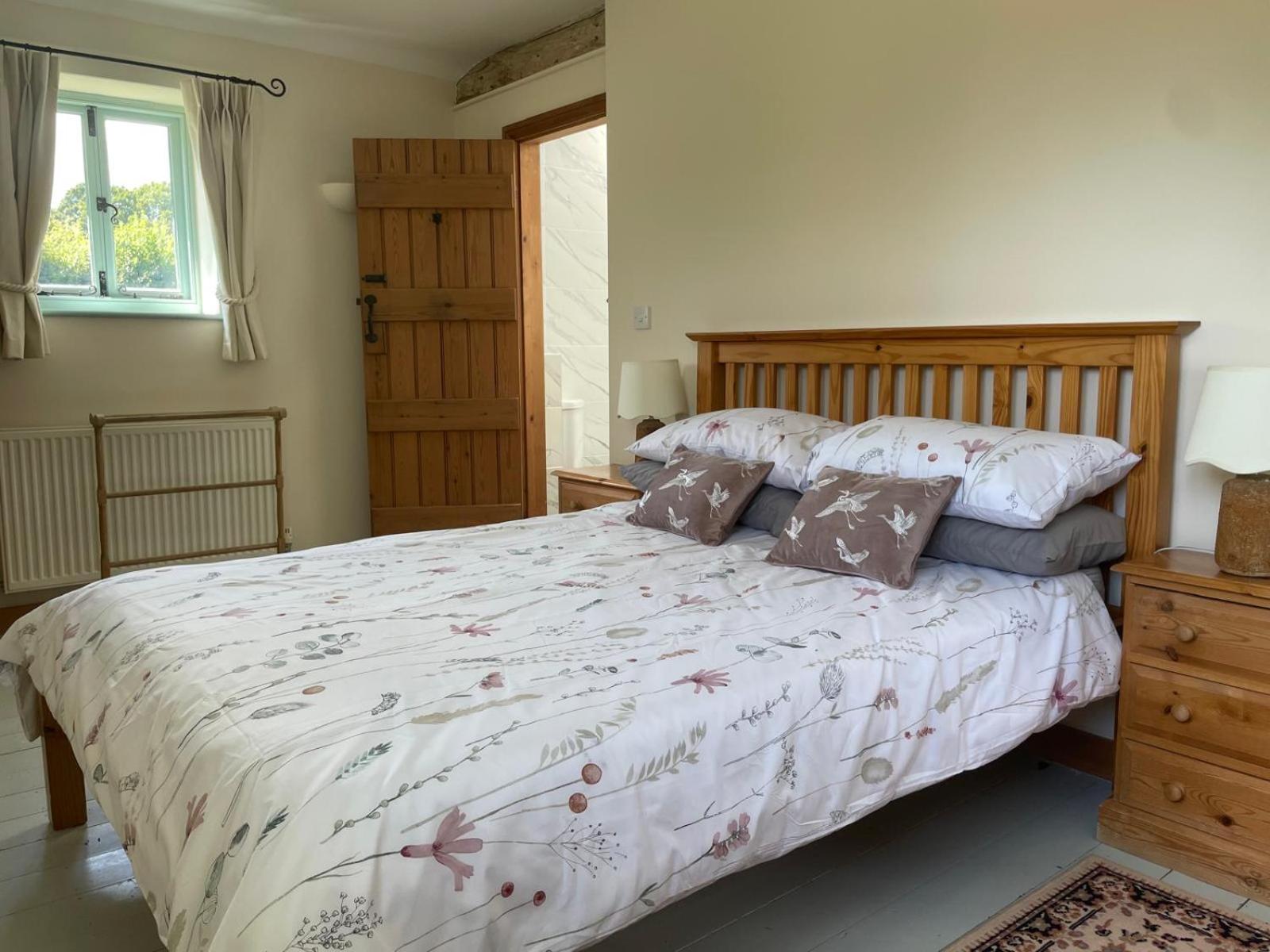 Three-Bedroom House photo 3