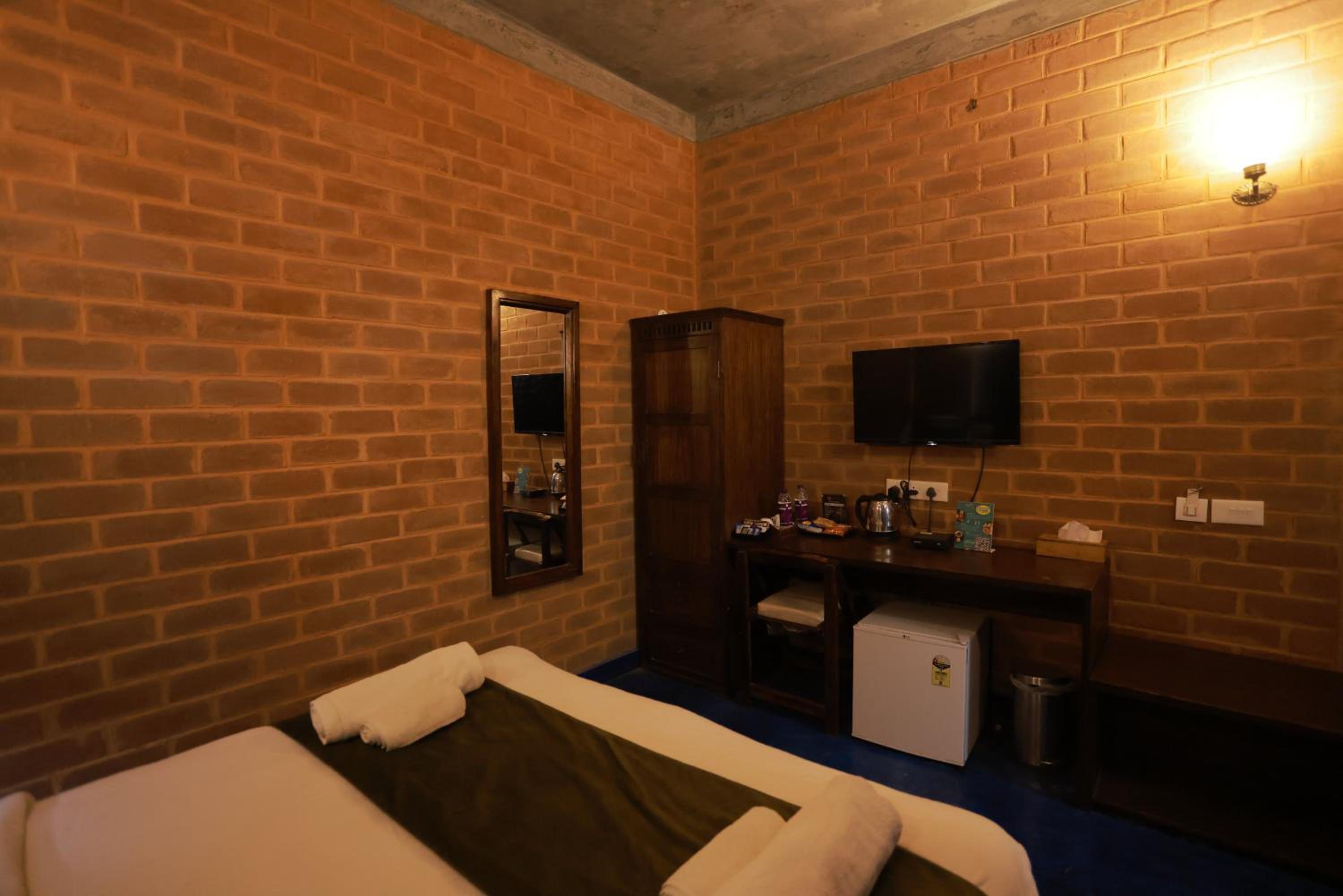 Studio with Spa Bath - Photo 5