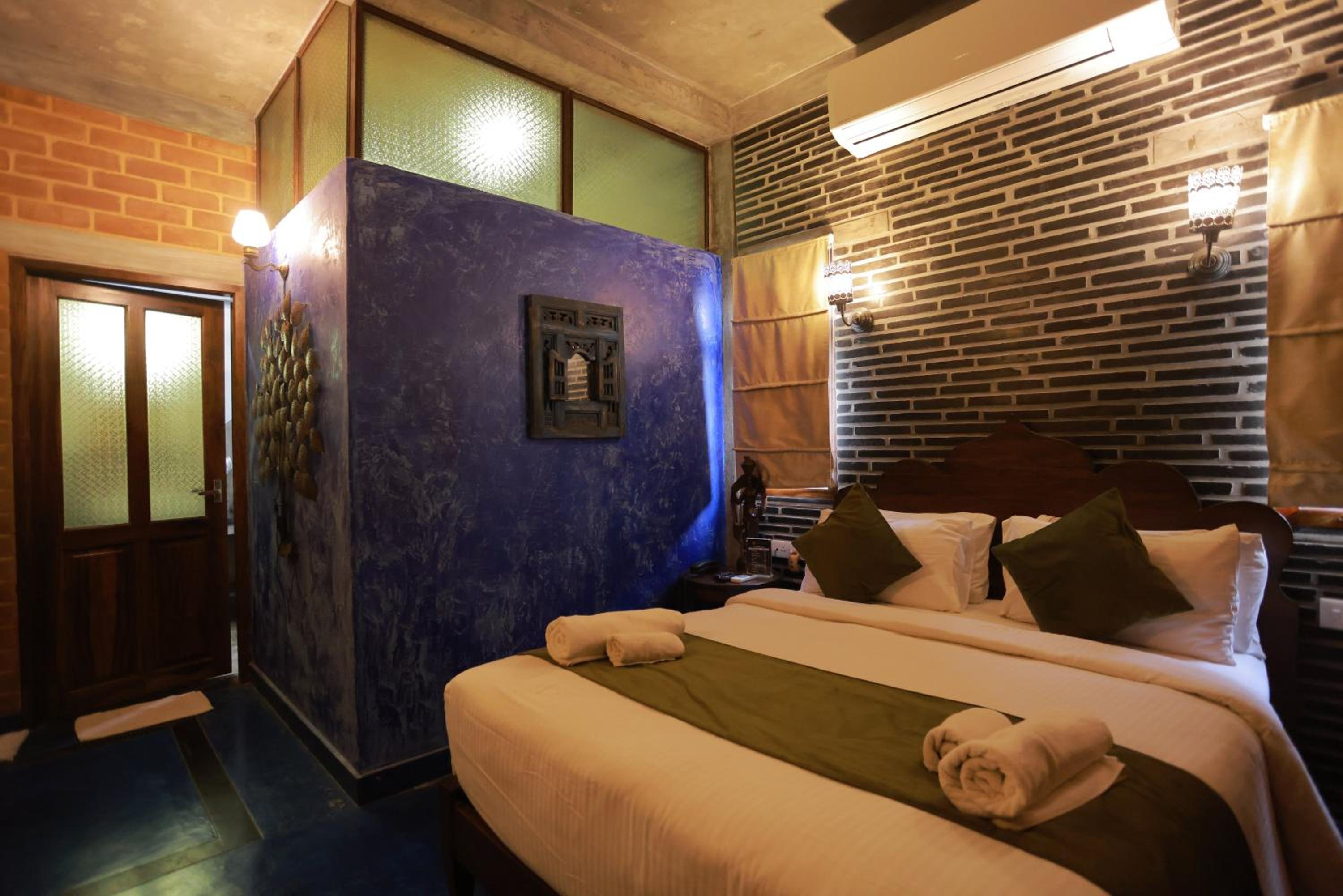Studio with Spa Bath - Photo 6