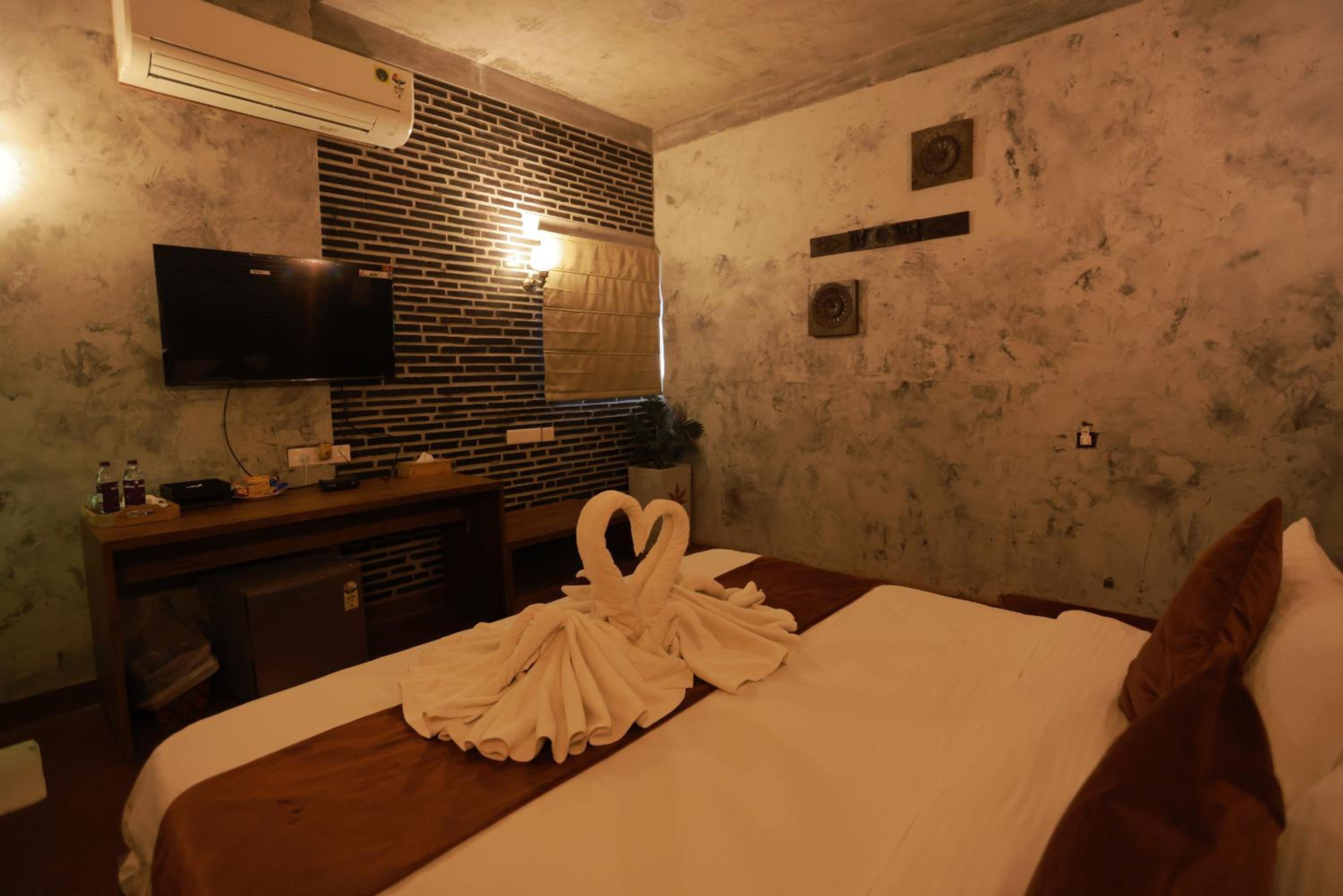 Studio with Spa Bath - Photo 18
