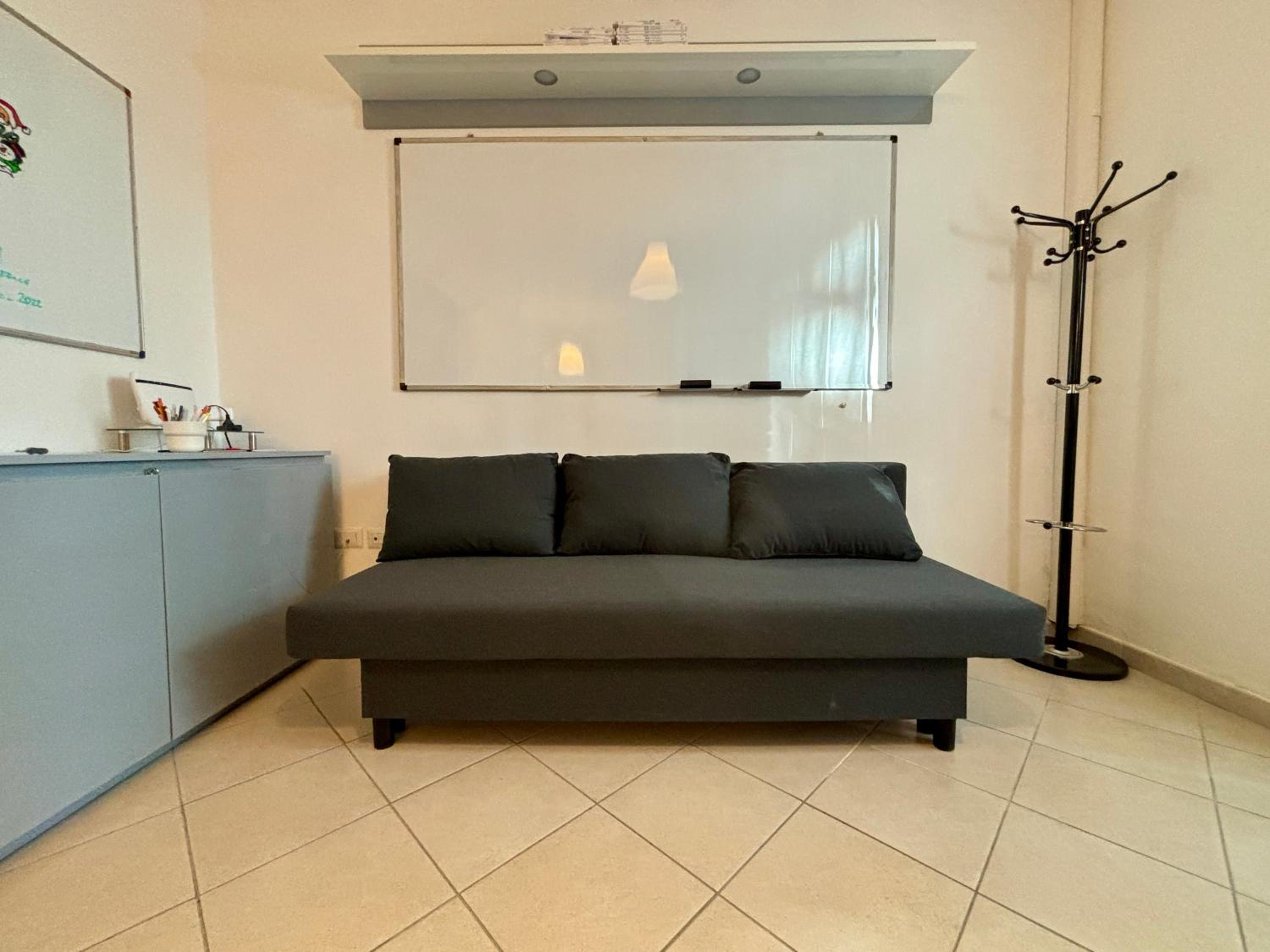 Deluxe Two-Bedroom Apartment With Garden View photo 2