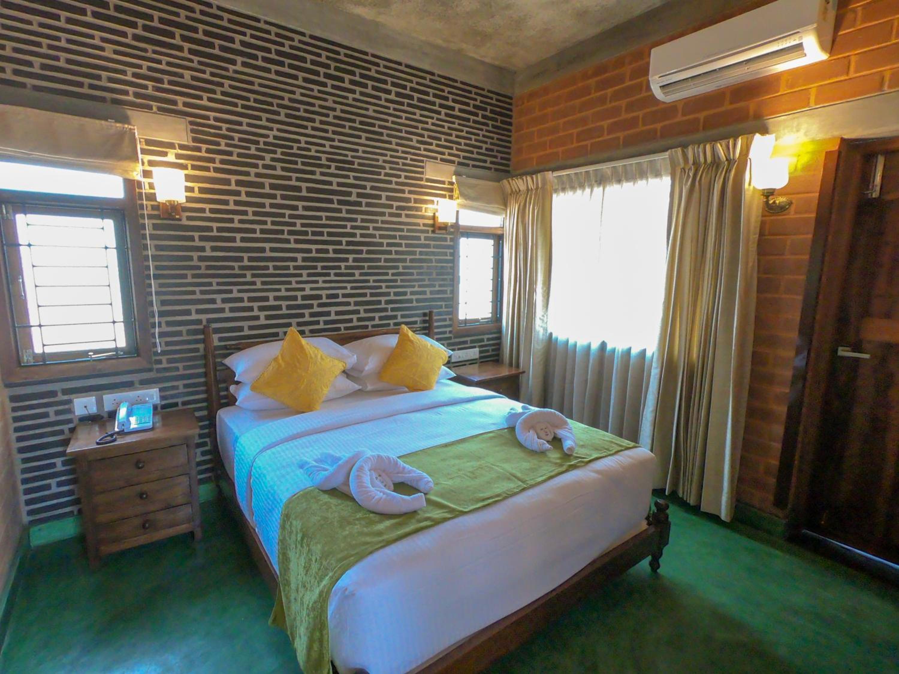 Double Room with Spa Bath - Photo 1