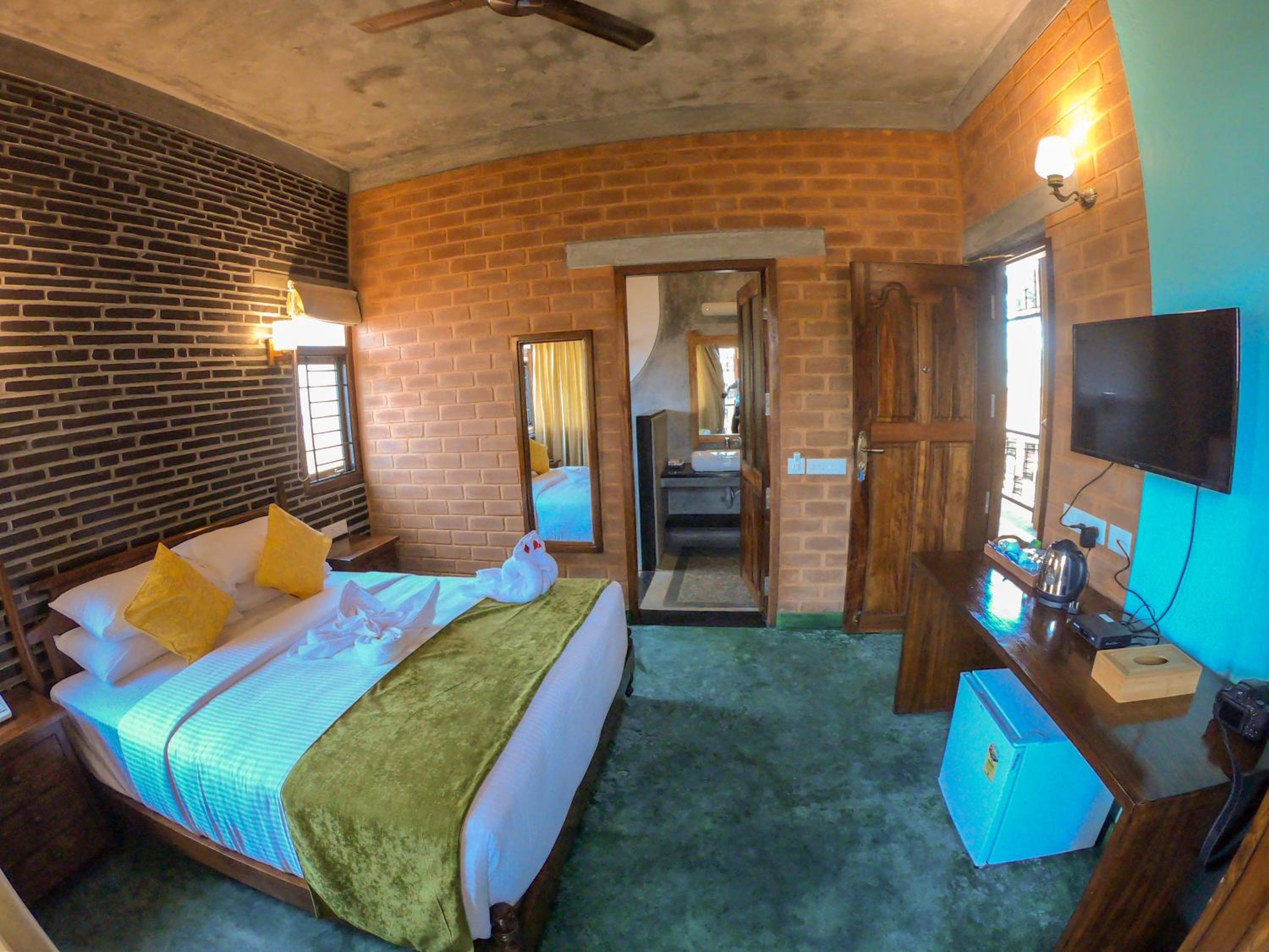 Double Room with Spa Bath - Photo 5