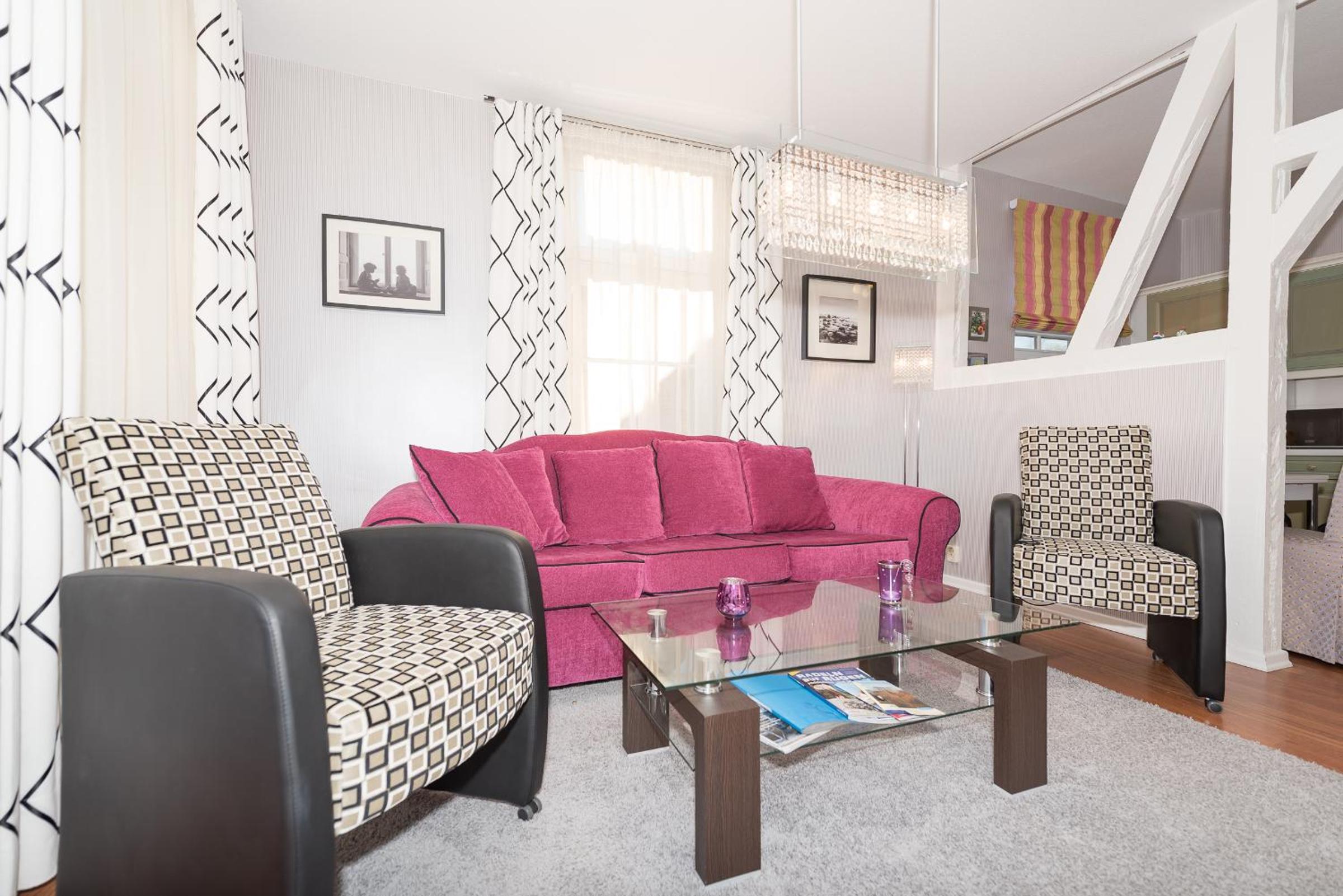 One-Bedroom Apartment - 10 photo 2