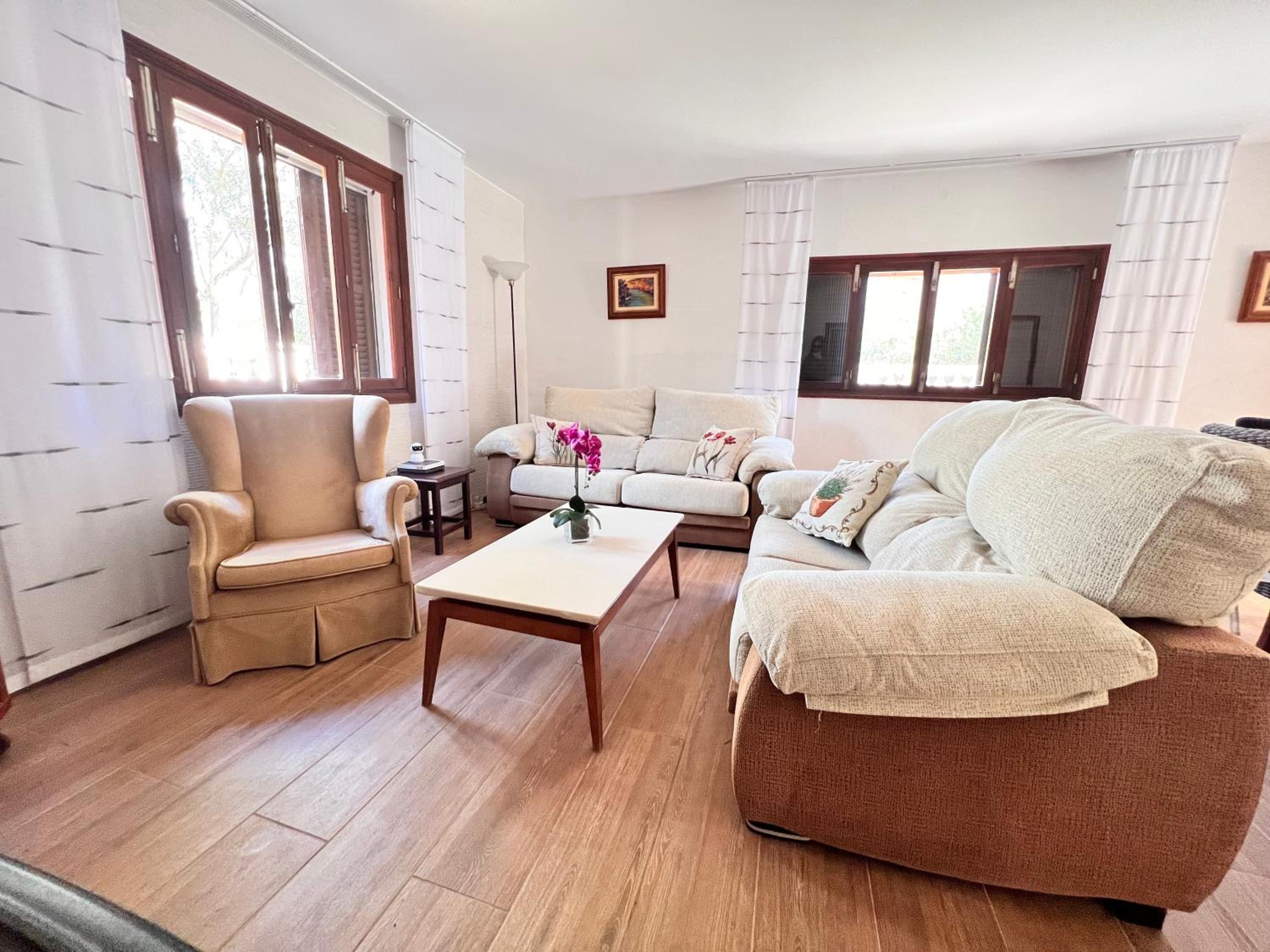 Three-Bedroom House photo 2