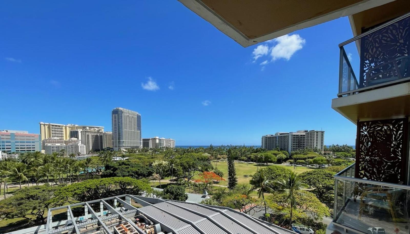 Studio private owned at Luana Hotel & Suites, partial ocean & city view, no resort, and valet parking 40 a day reduced in room rate!!!: Studio with Ocean View photo