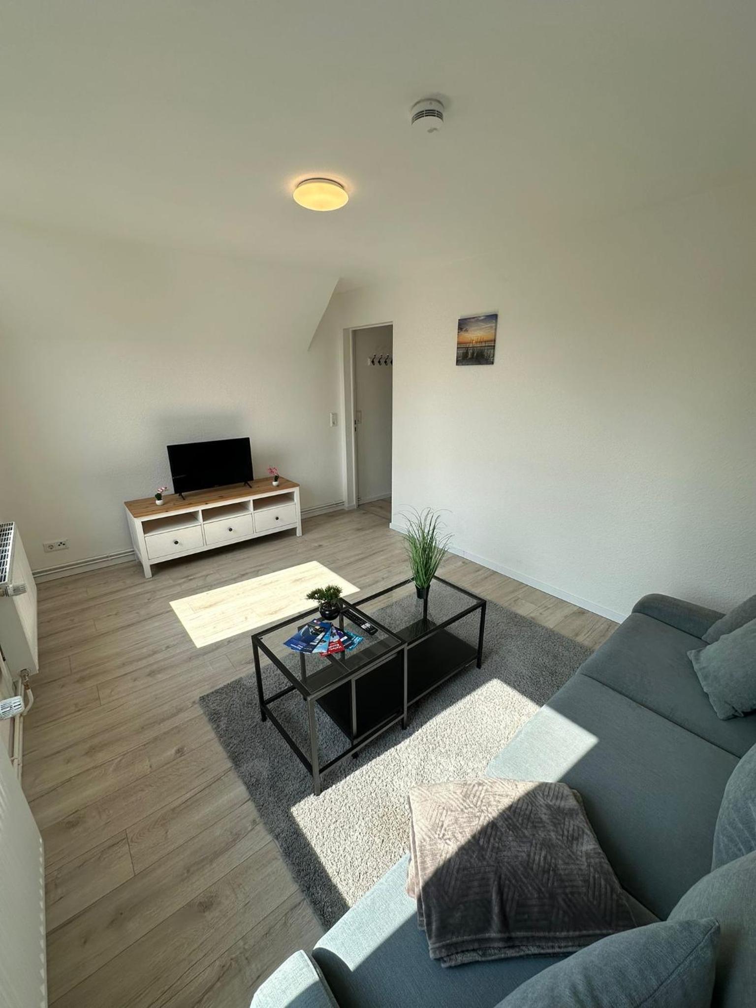 One-Bedroom Apartment photo 1