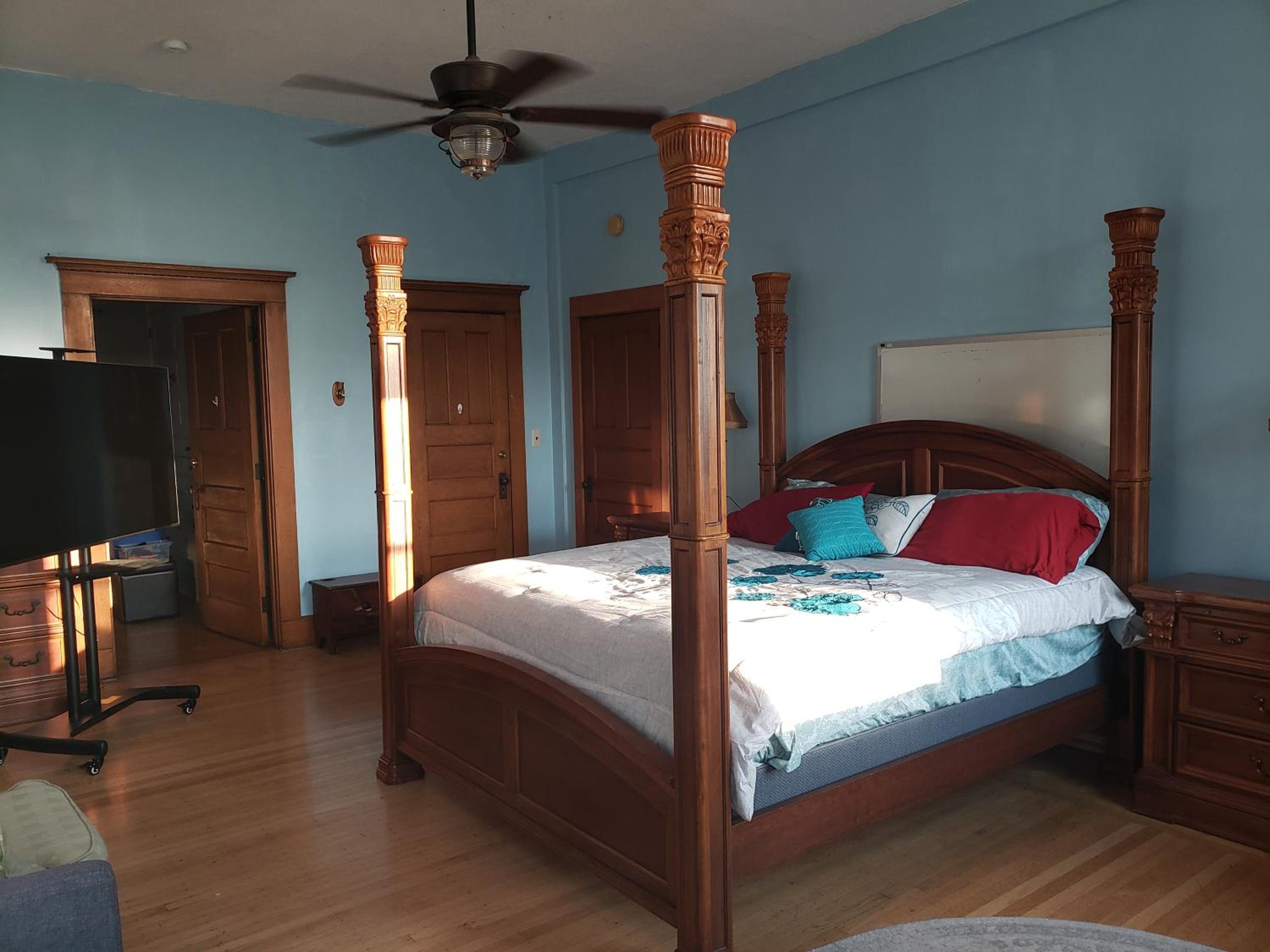 Deluxe Double Room (2 Adults + 1 Child) photo 2