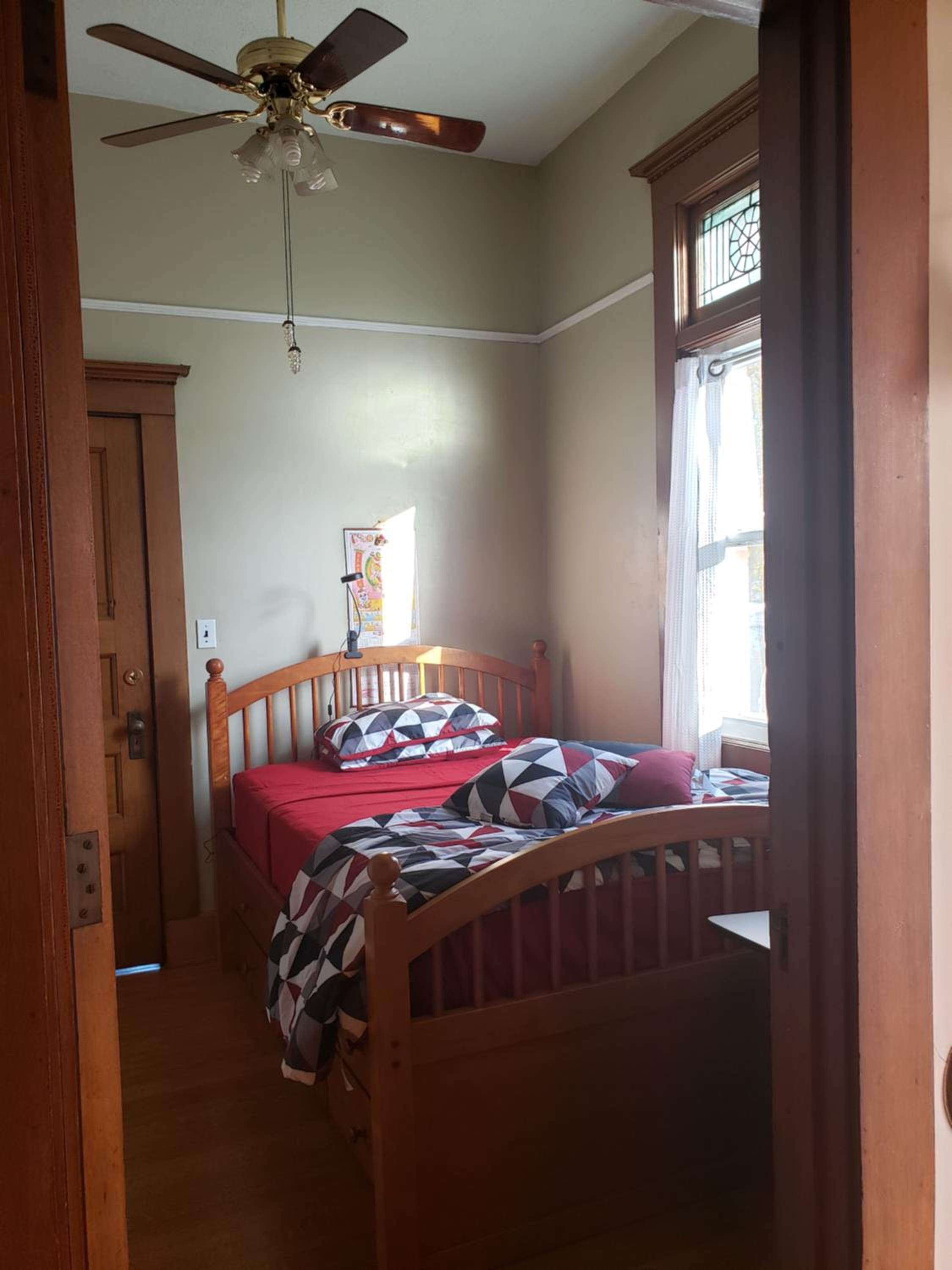 Small Single Room photo 2