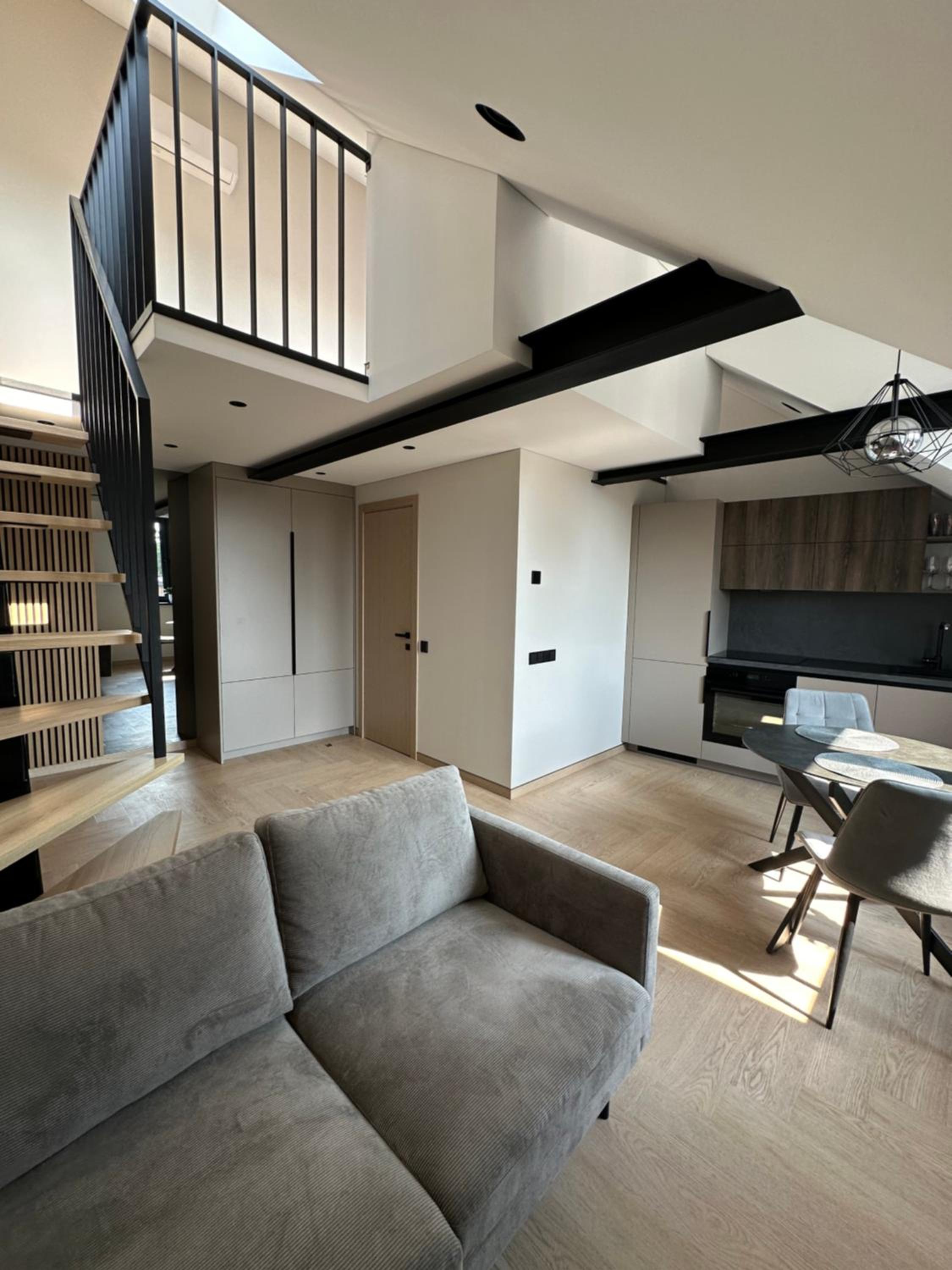 One-Bedroom Apartment photo 1