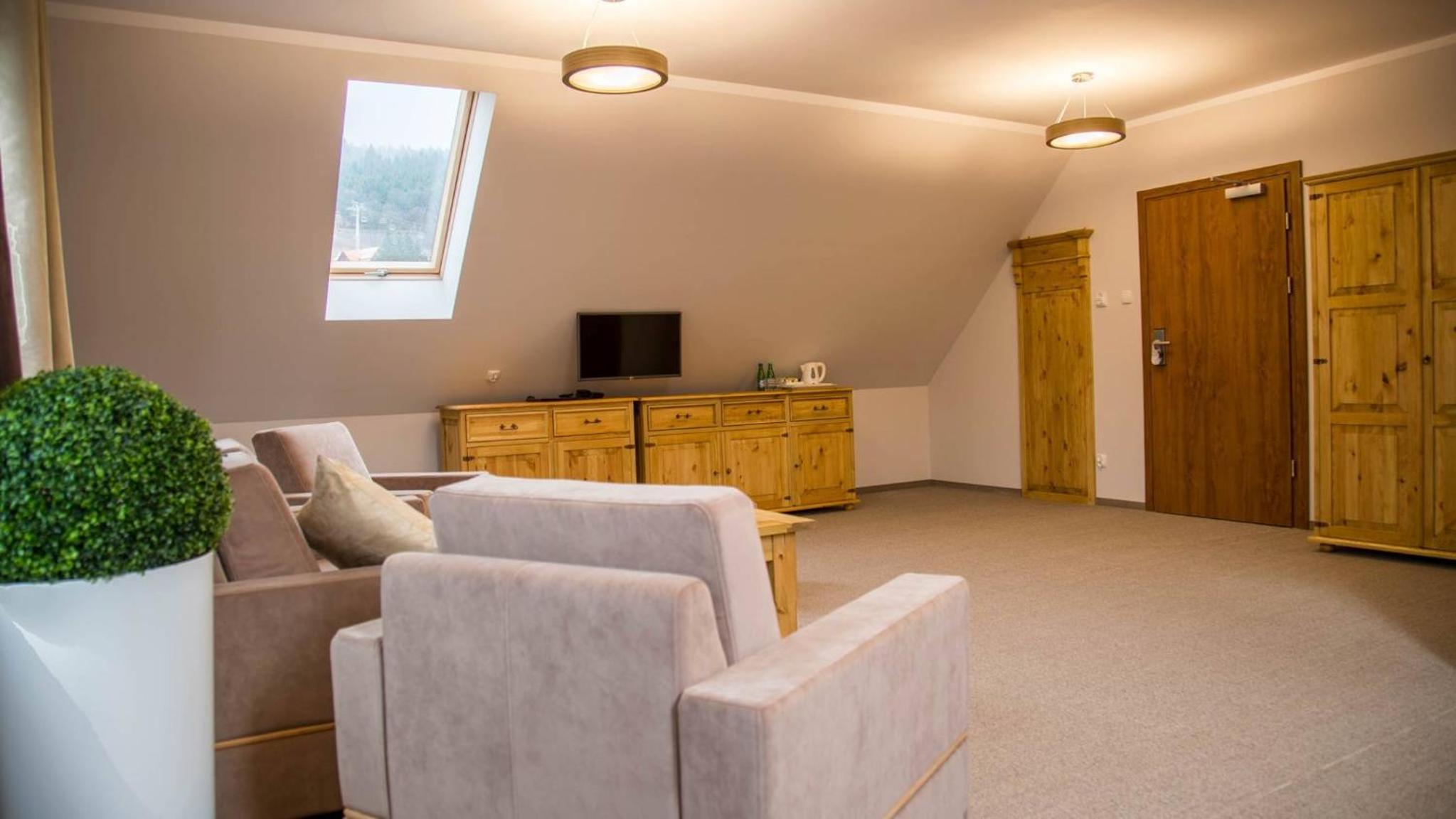 Double Room - Photo 10