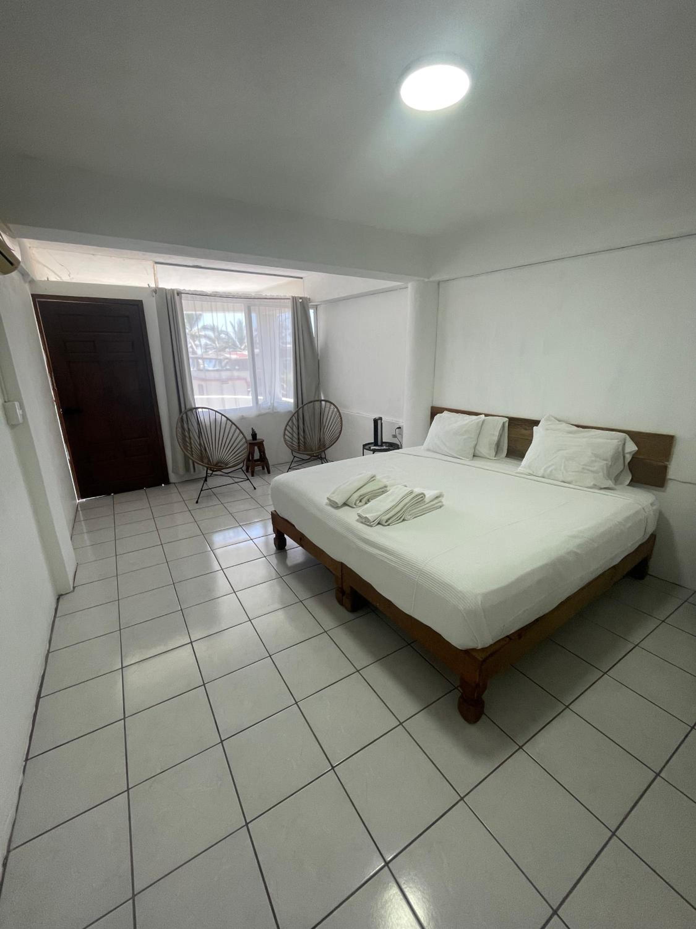 Deluxe Double Room with Balcony and Sea View photo 1