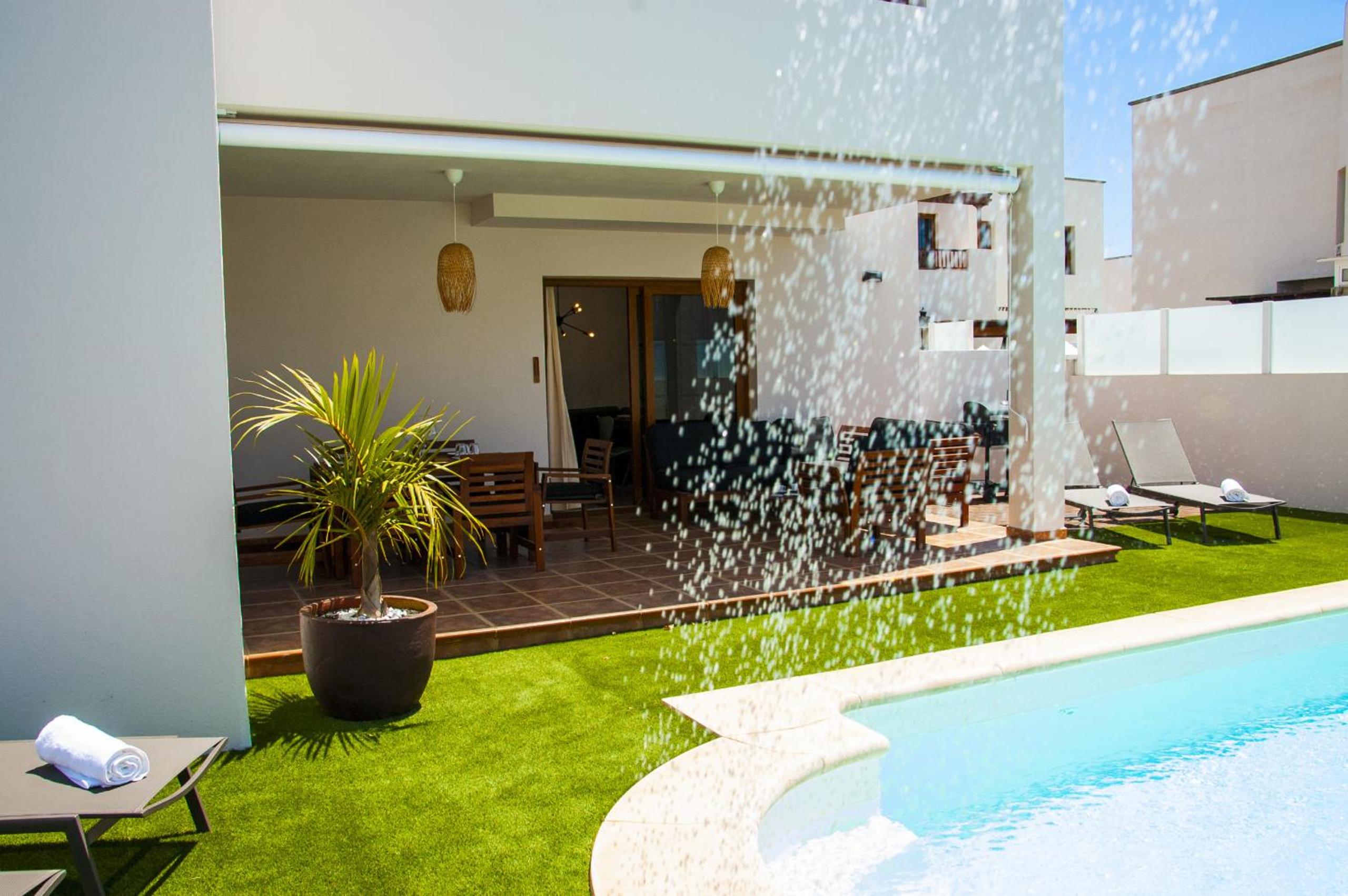Superior Villa photo 2