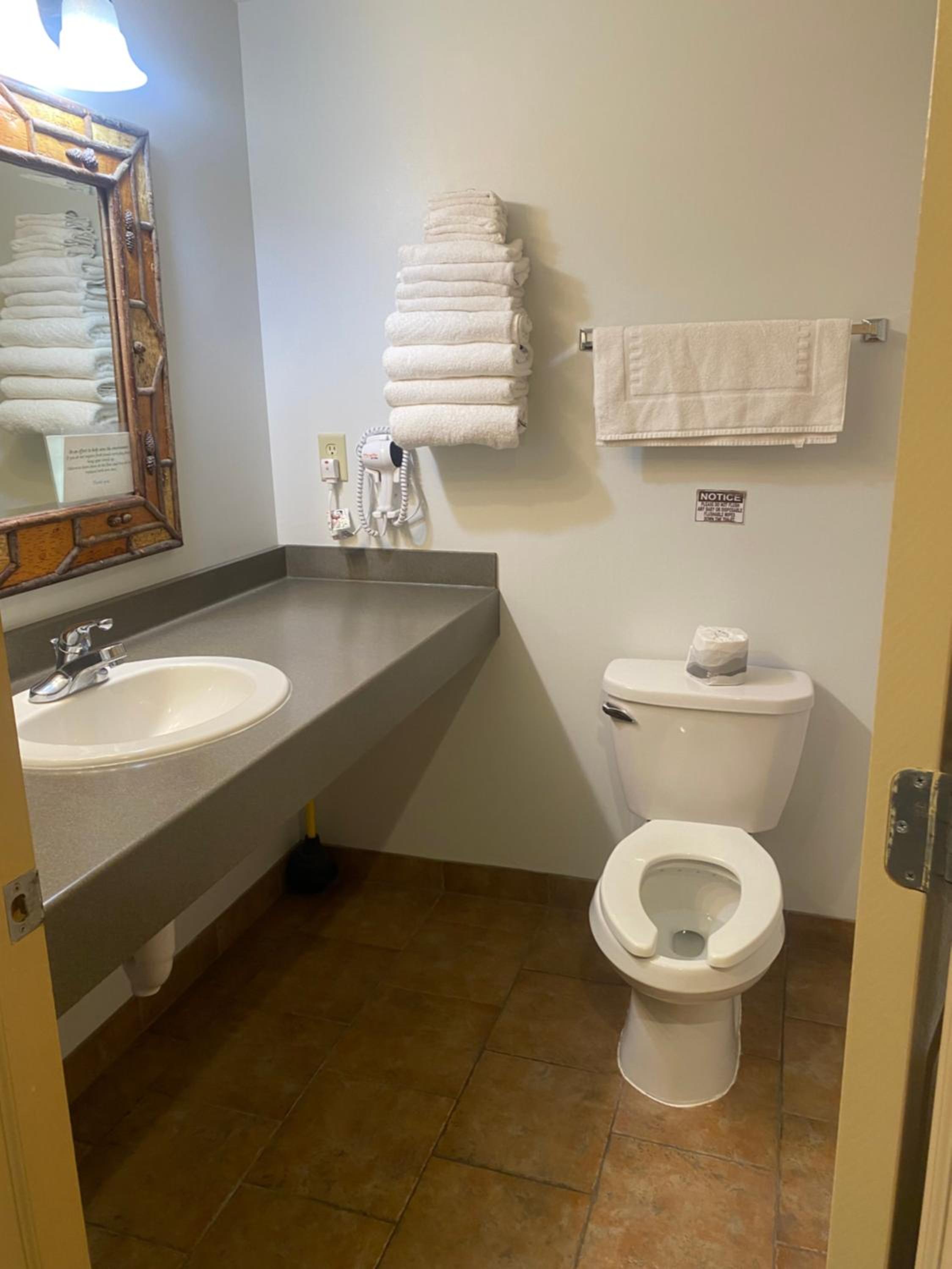 Standard King Room photo 2