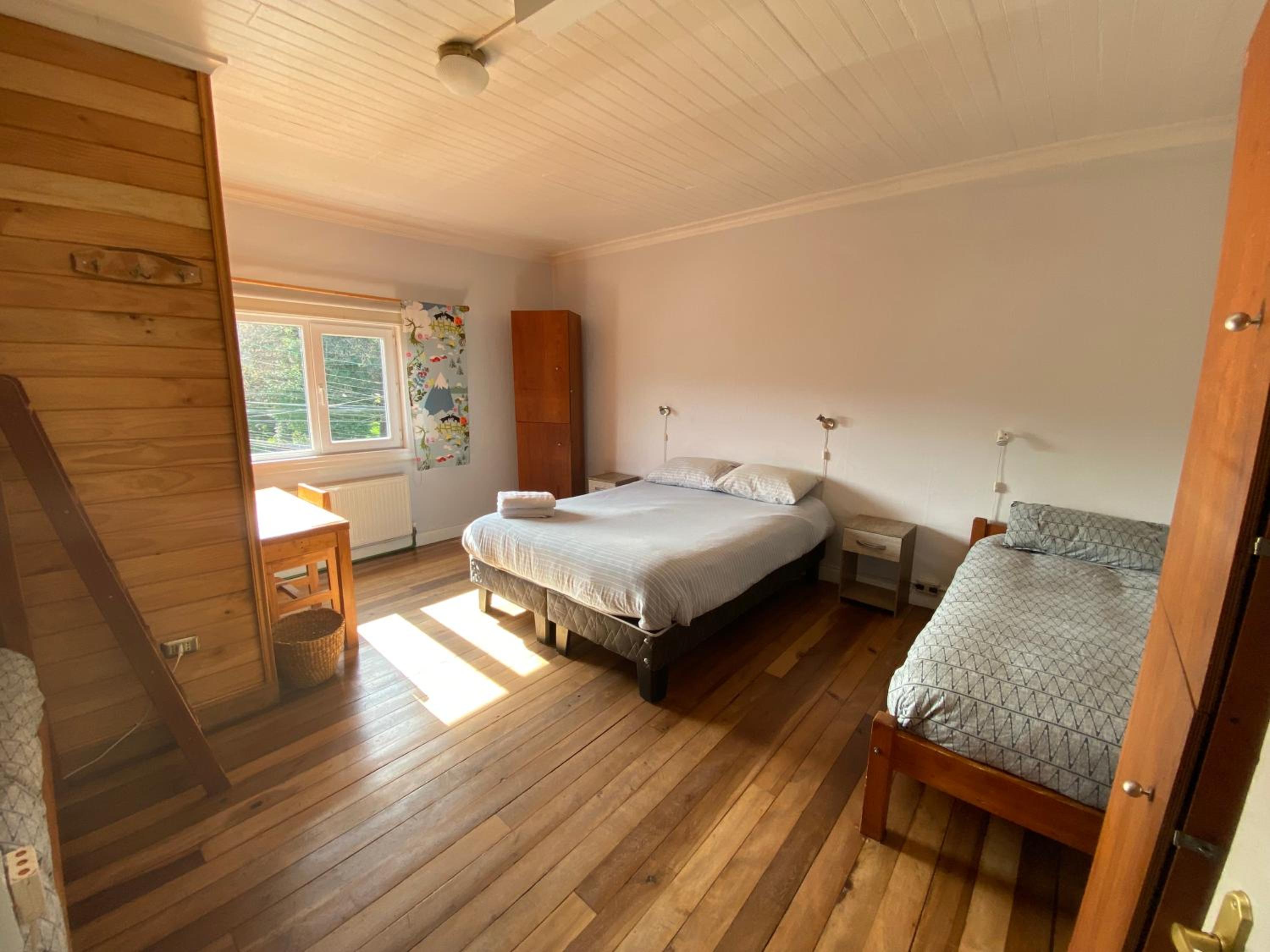 Family Room with Shared Bathroom photo 1