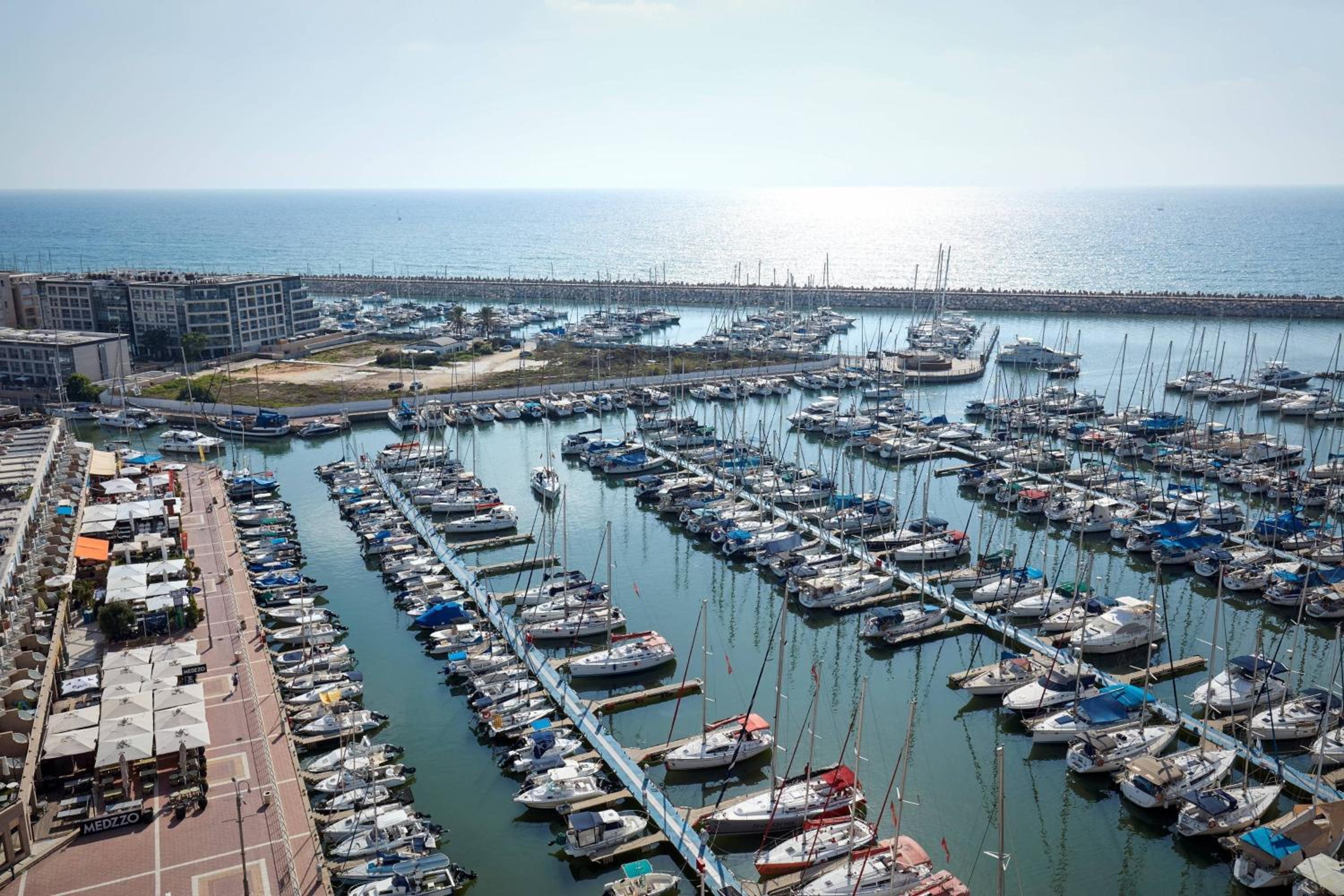 Two Bedroom Suite, Sea view, 1 King and Queen, Balcony