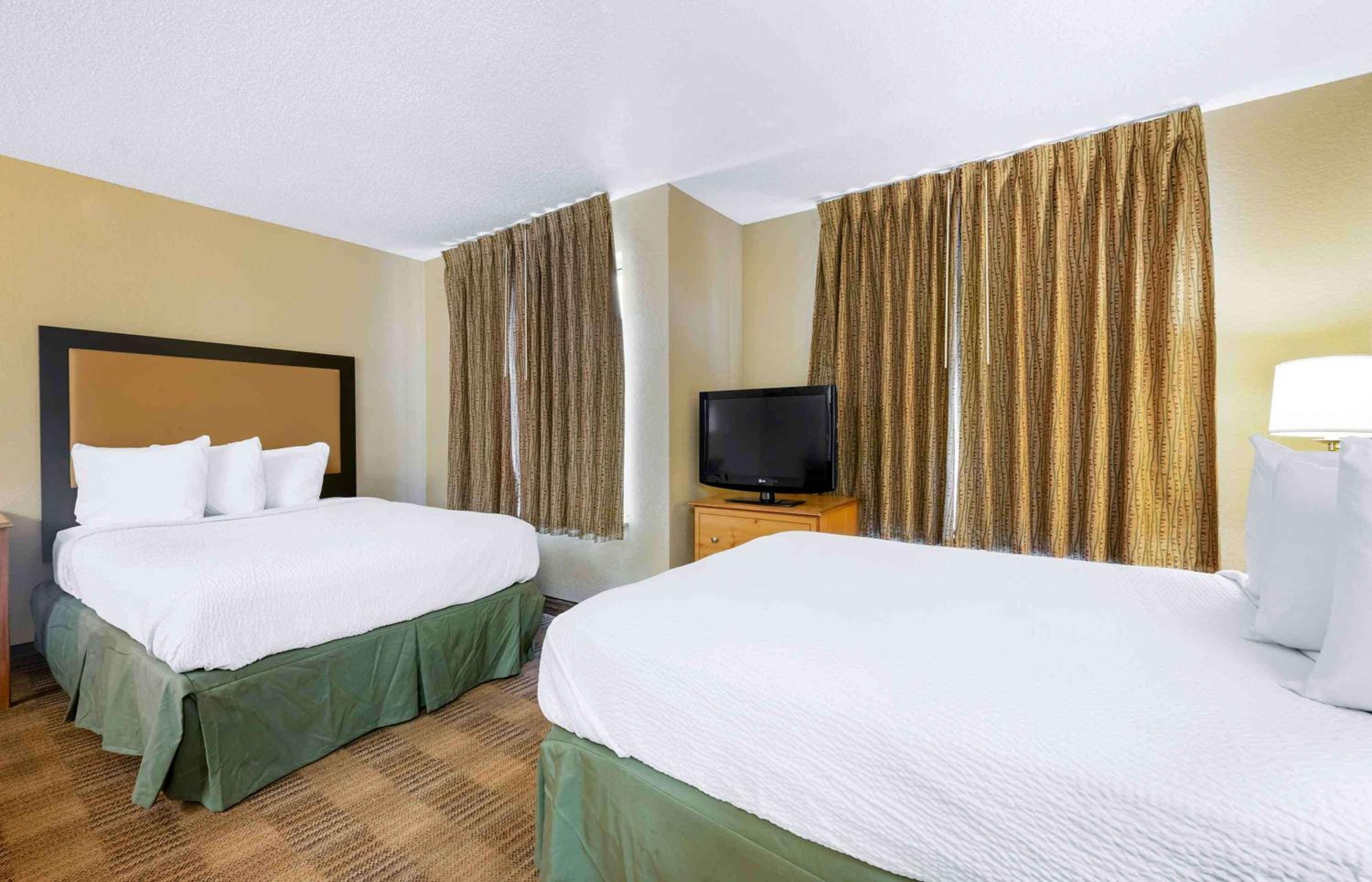 Studio with 2 Double Beds - Non-Smoking - Photo 1