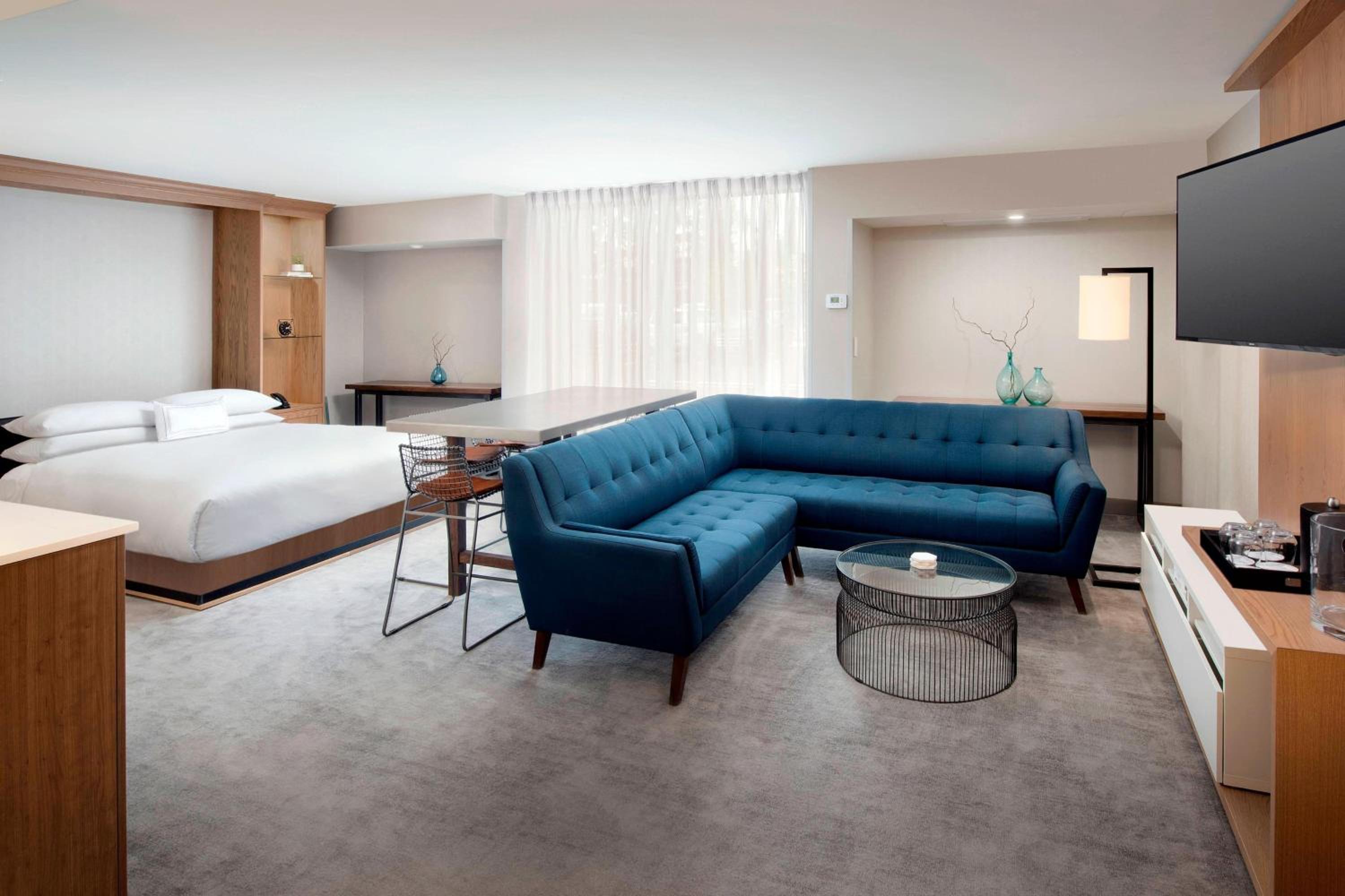 Hospitality Suite, 1 King wall bed, Ground floor