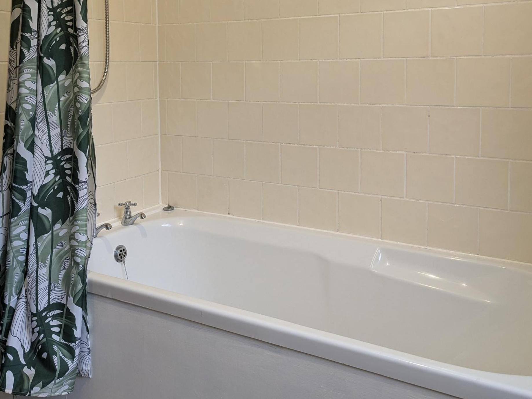 Double Room with Private Bathroom - Photo 4