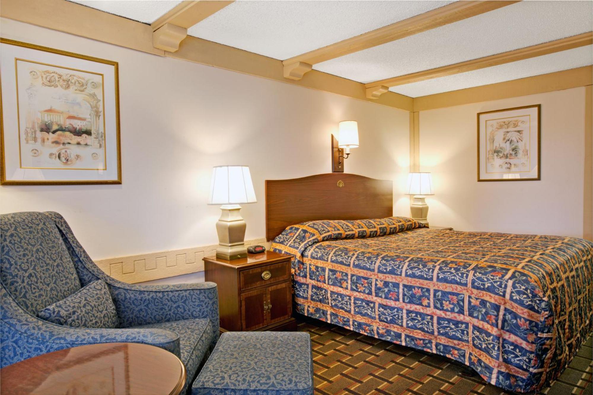 Standard King Room - Smoking - Photo 3
