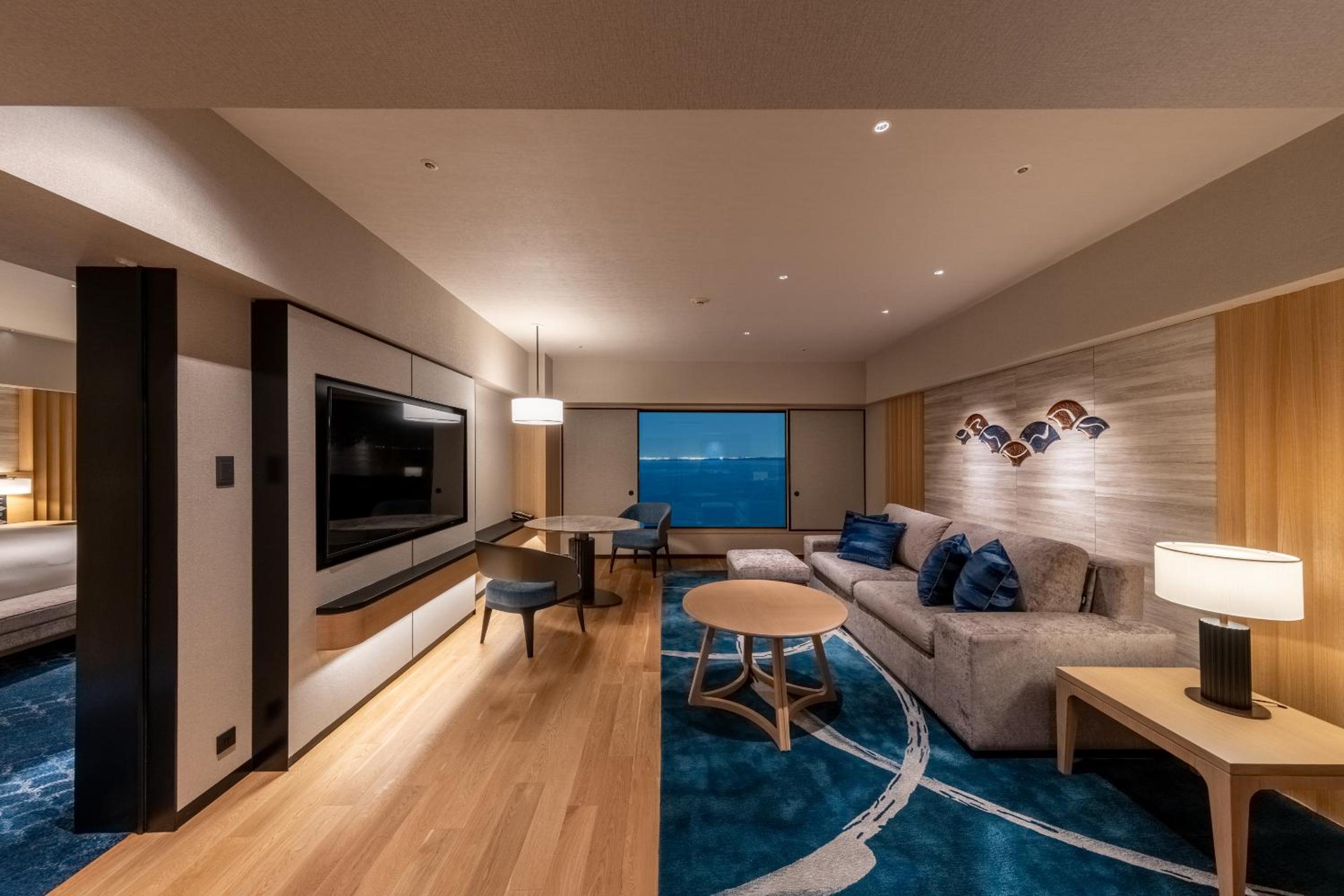 Deluxe Suite with Ocean View photo 3