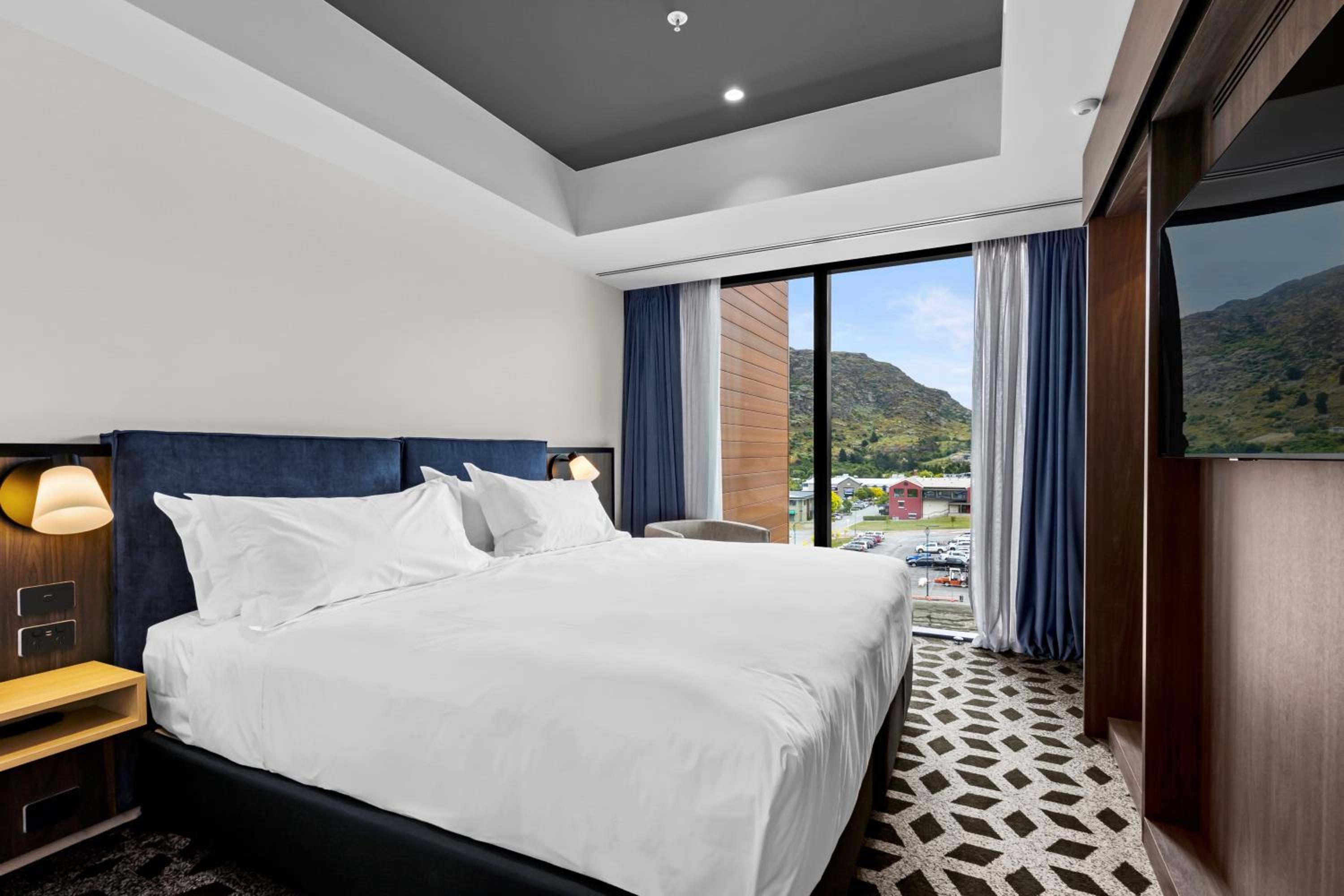 California King Suite with Mountain View - Photo 1