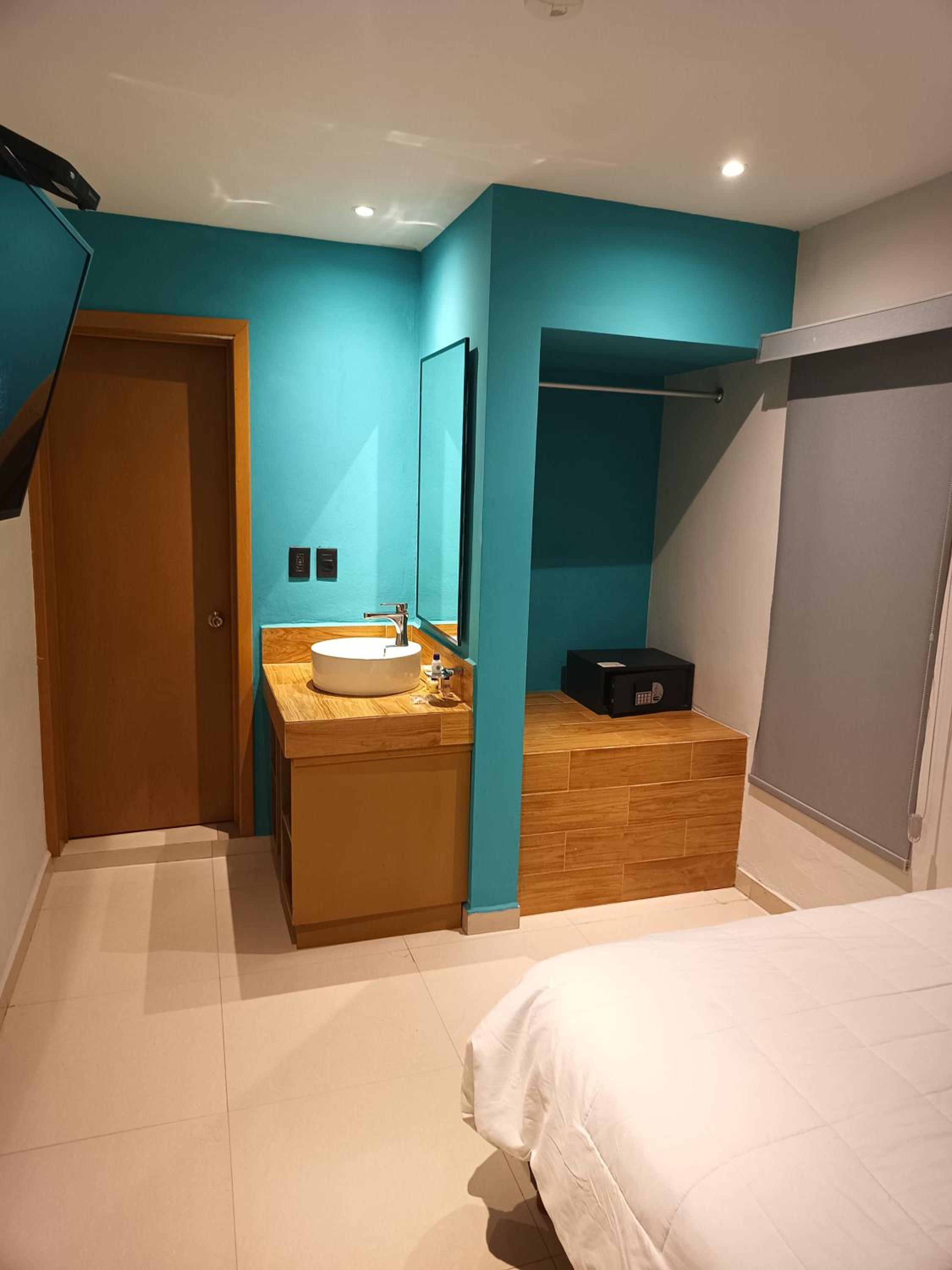Queen Room - Photo 4