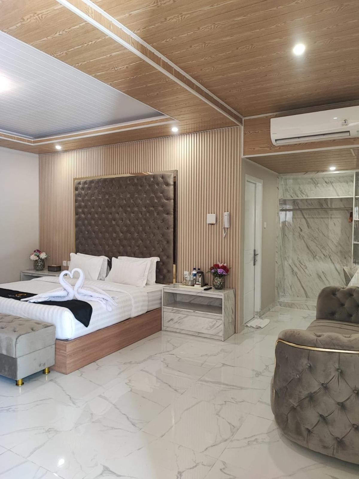 King Suite photo 2
