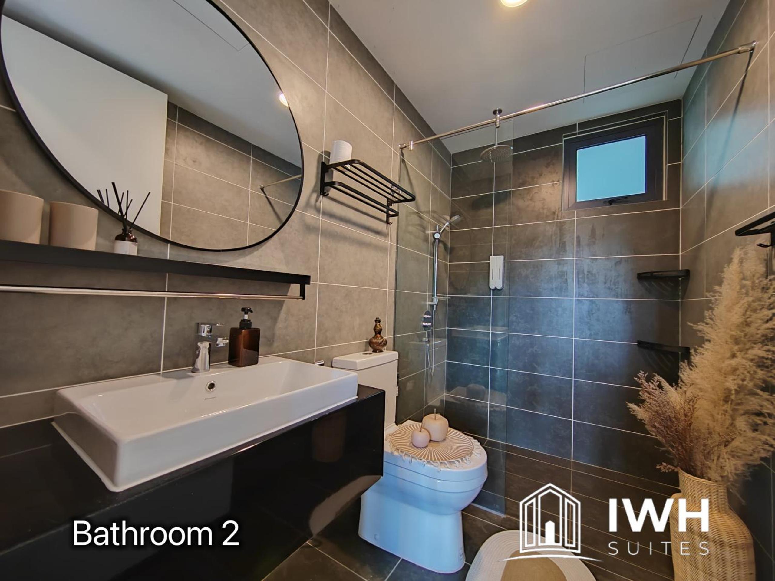 Three-Bedroom Apartment - Photo 2