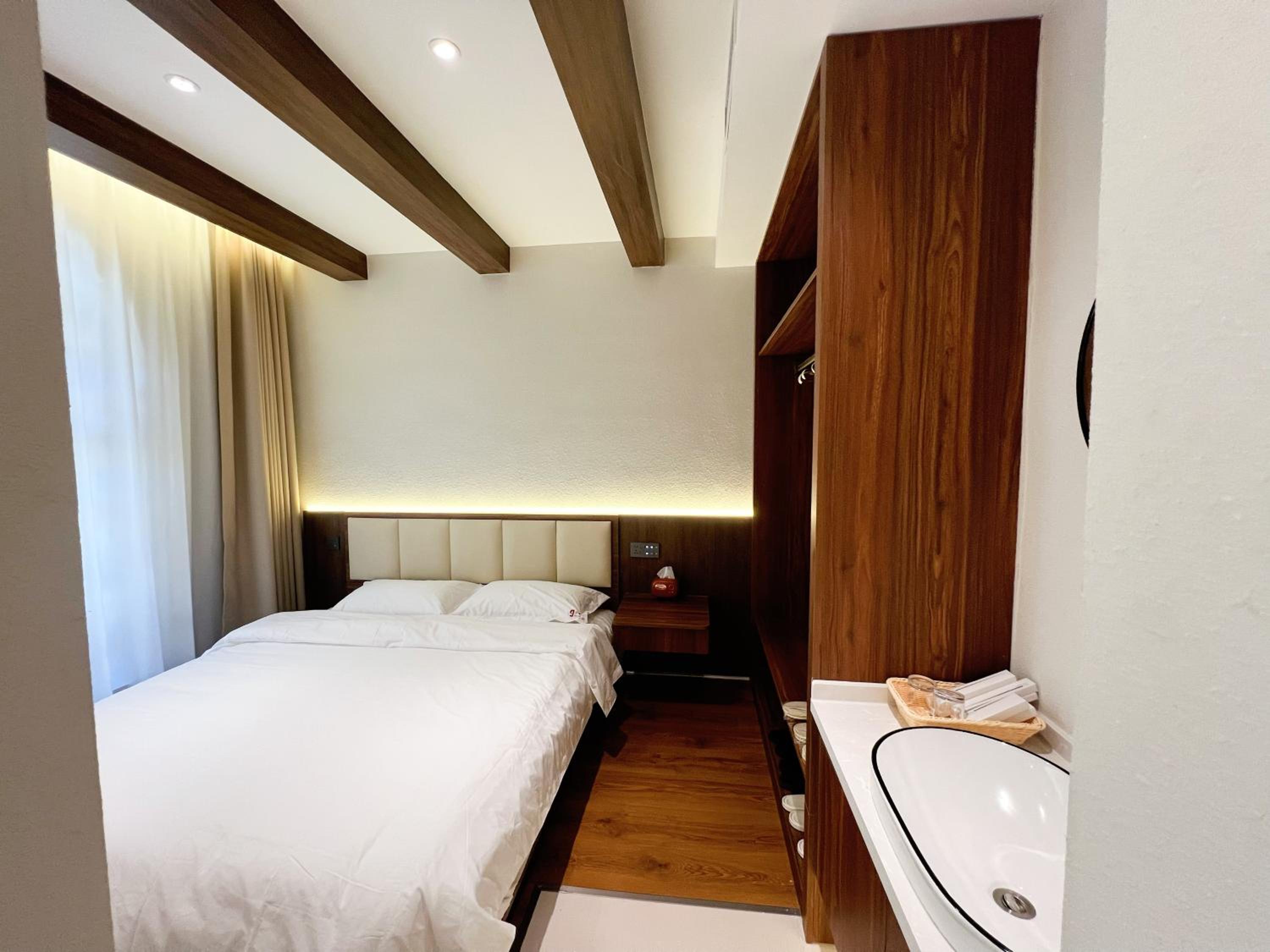 Comfort Triple Room with Shower photo 3