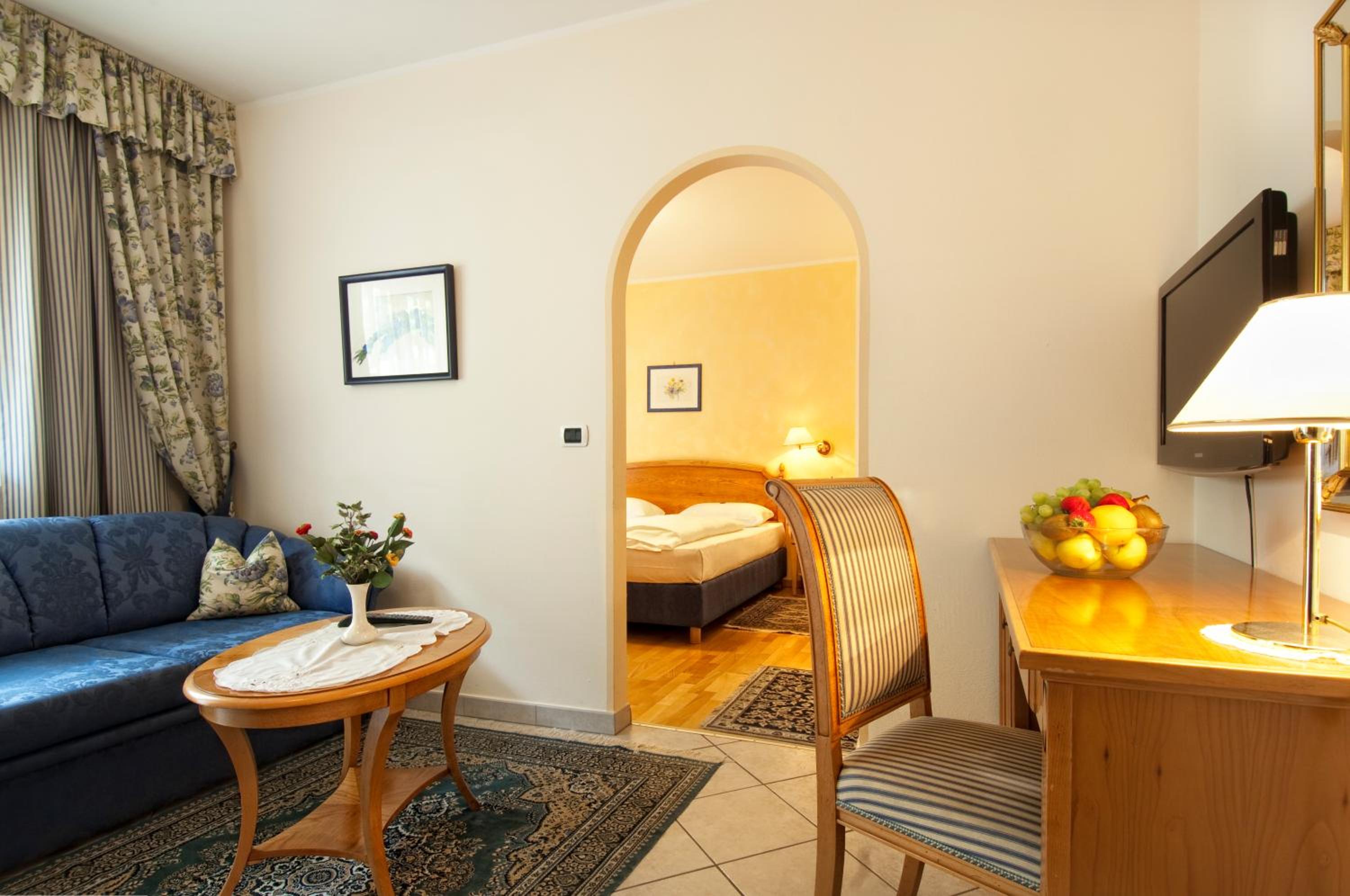 Suite with Balcony - Photo 10