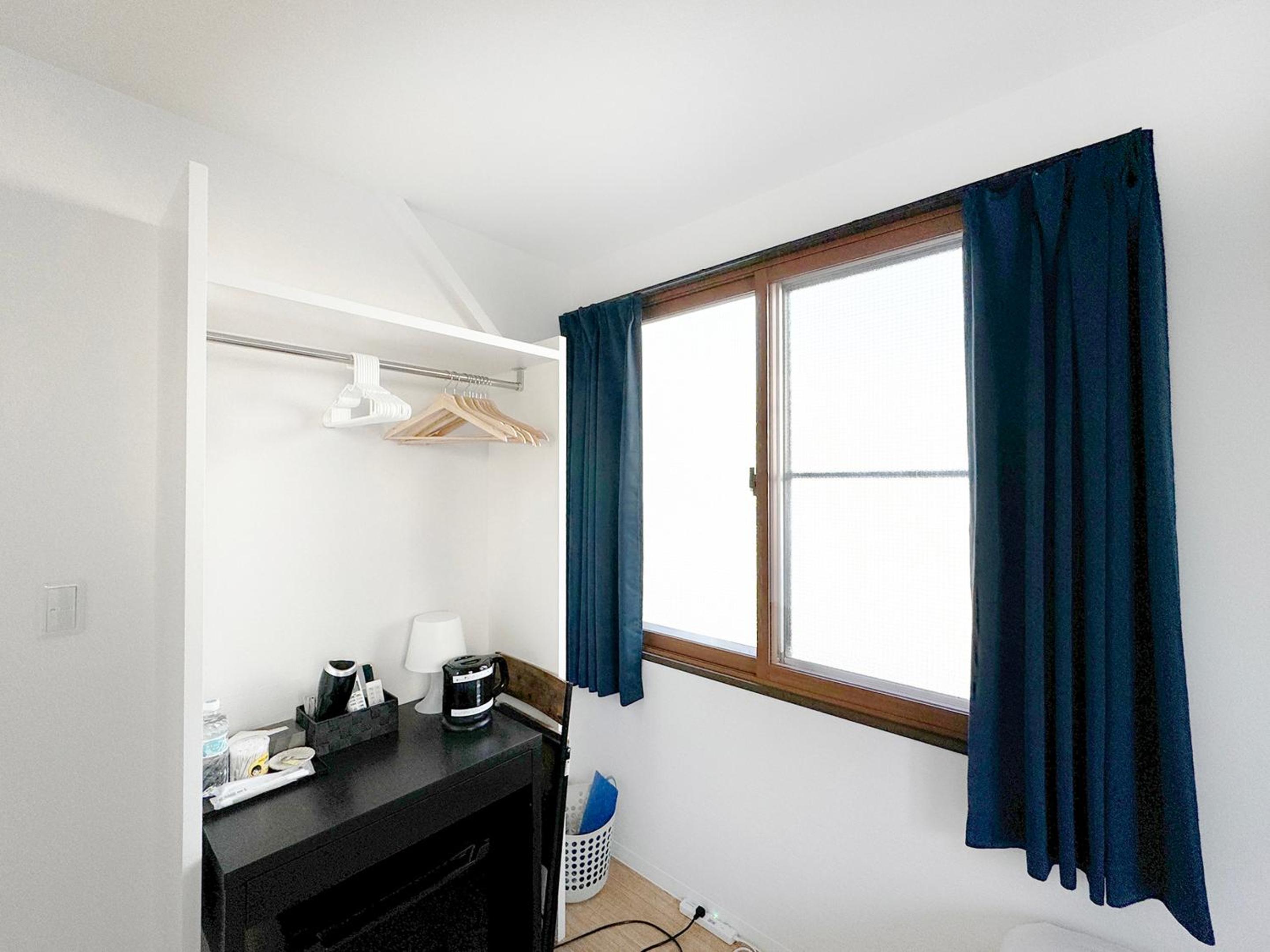 Twin Room with Shared Bathroom photo 2