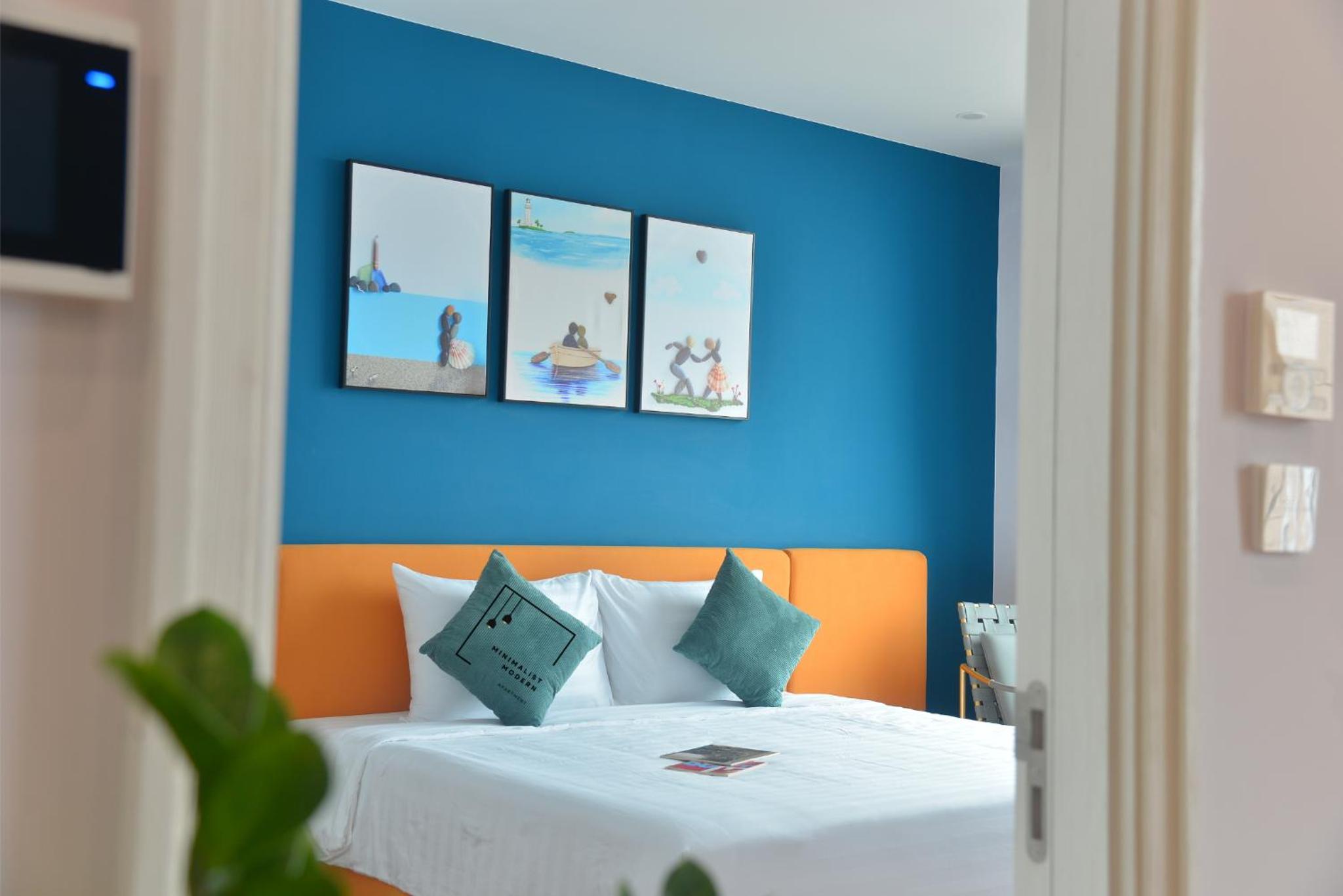 One-Bedroom Apartment - Photo 1