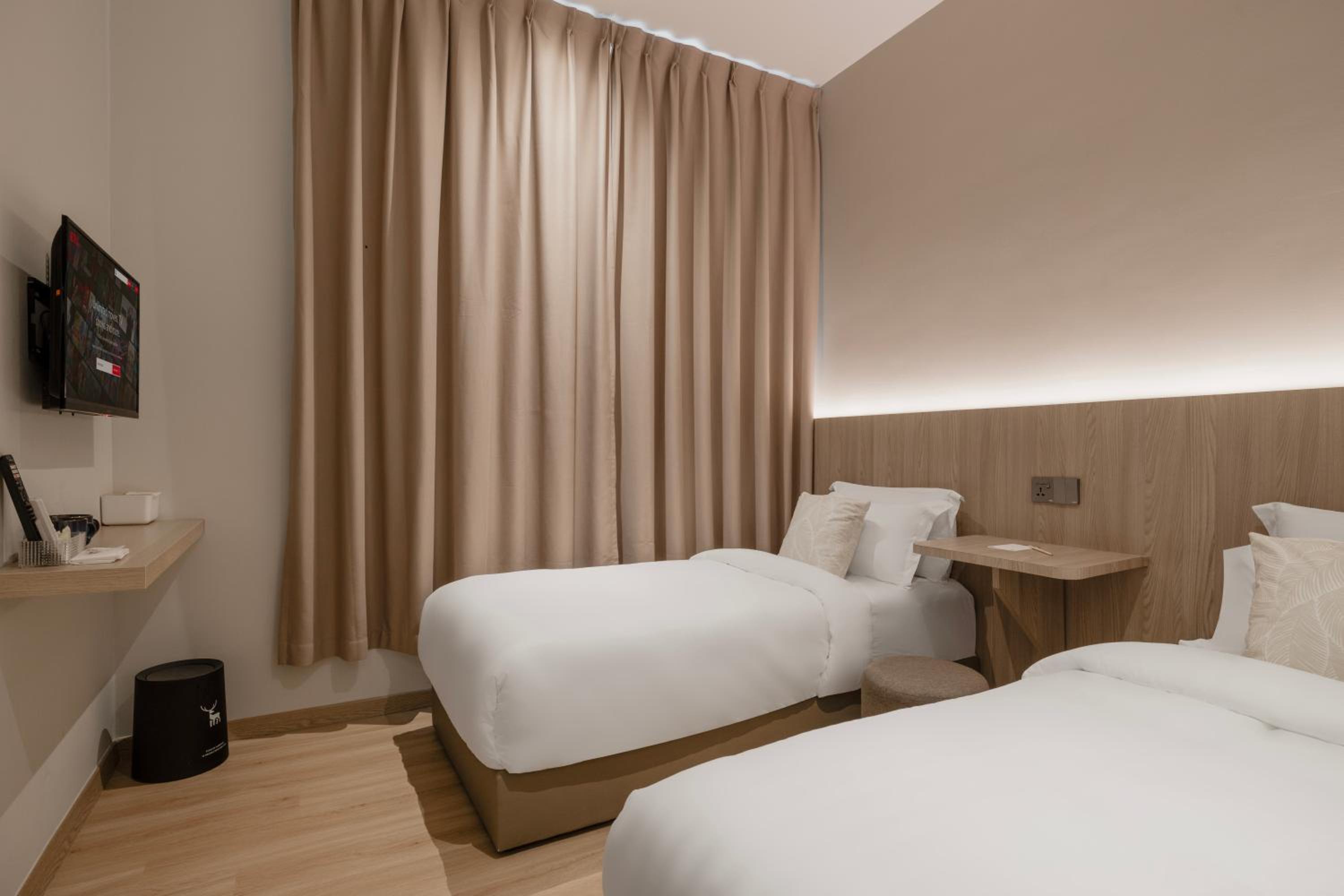 Superior Twin Room - Photo 1