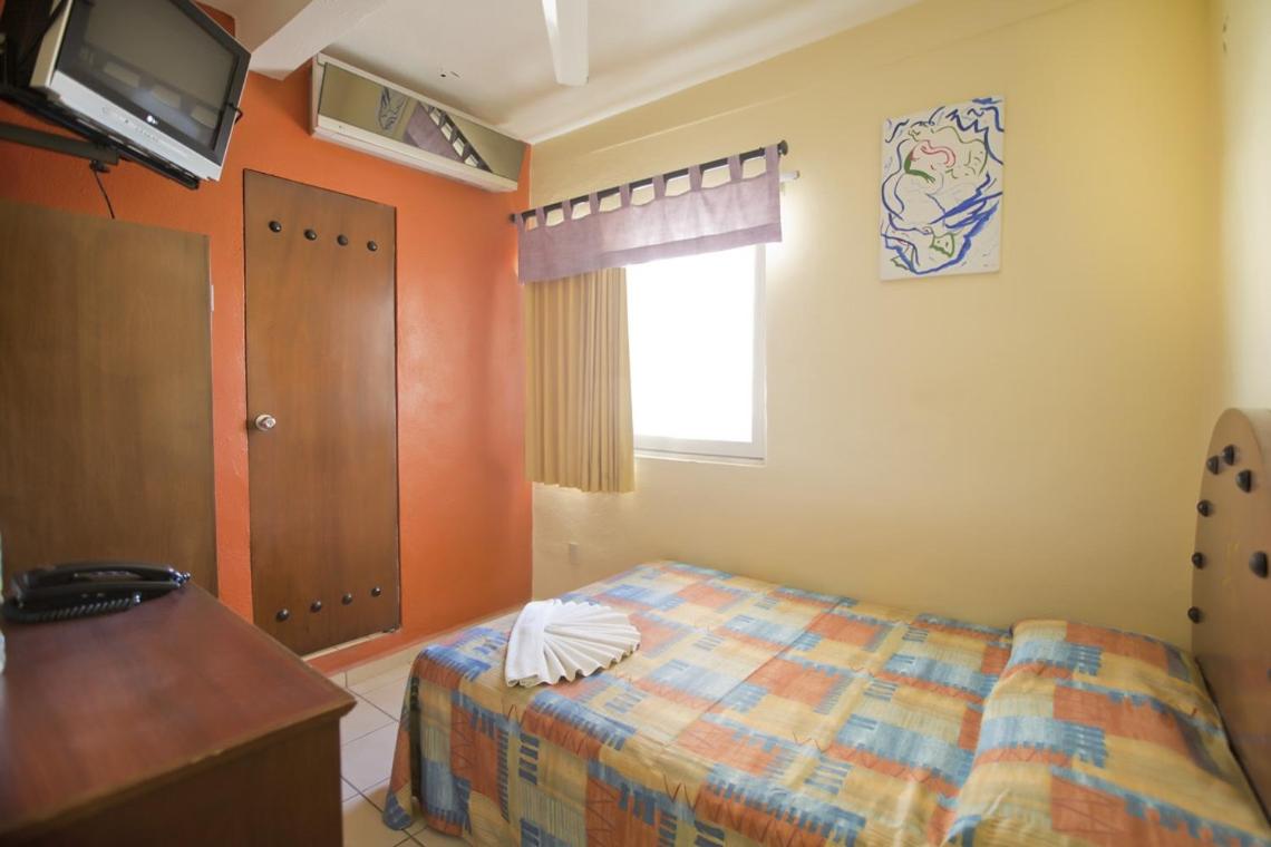 Single Bed In Dormitory Room photo 1