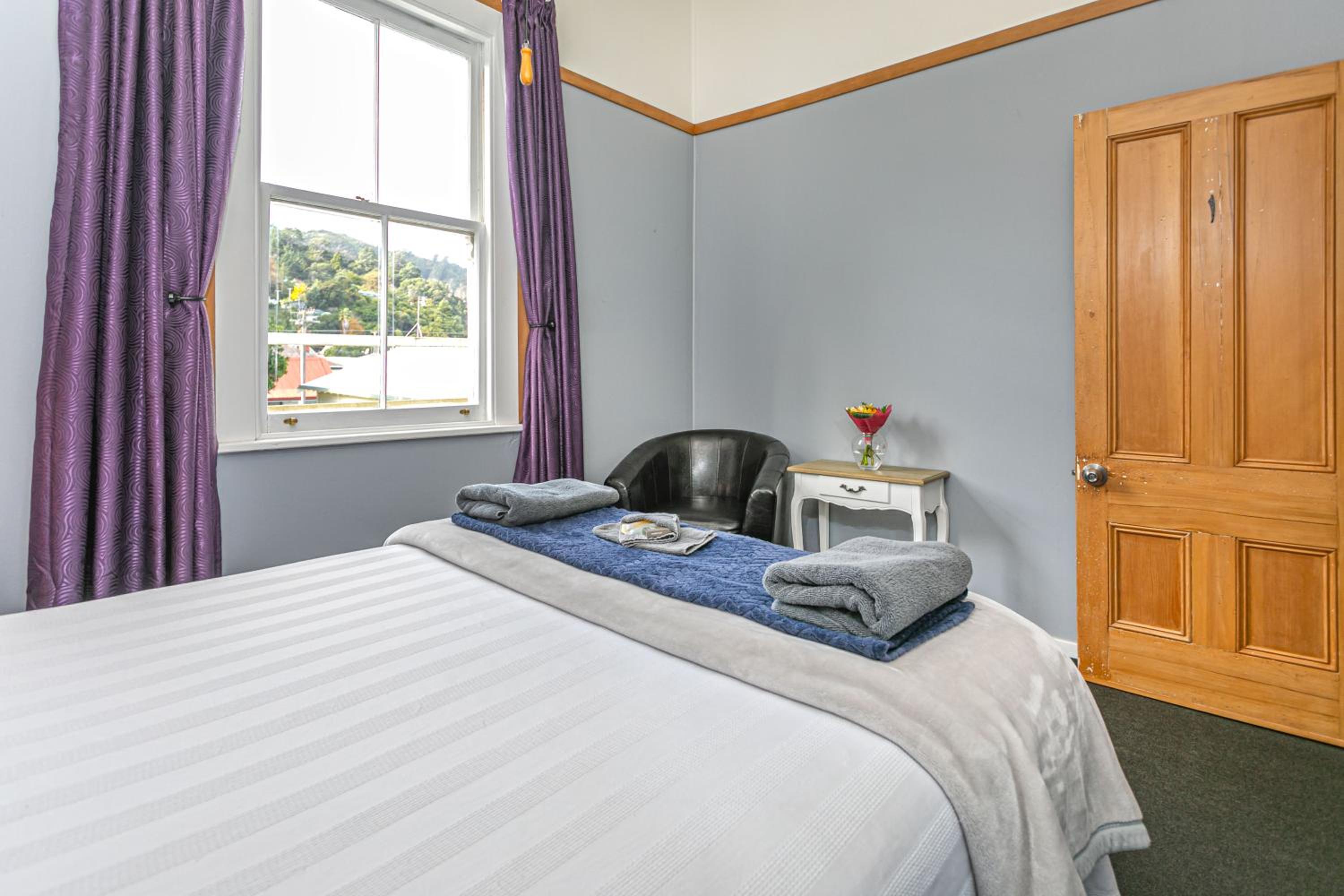 Queen Room - Photo 7