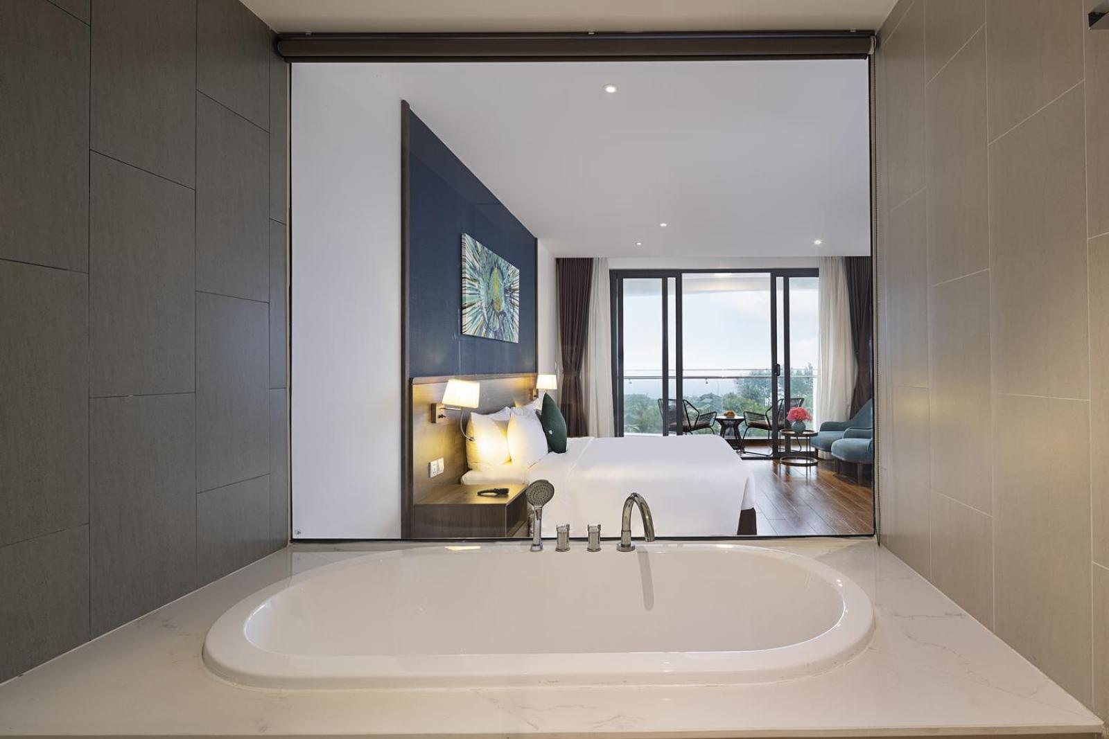 Premier Deluxe Twin Ocean View photo 3