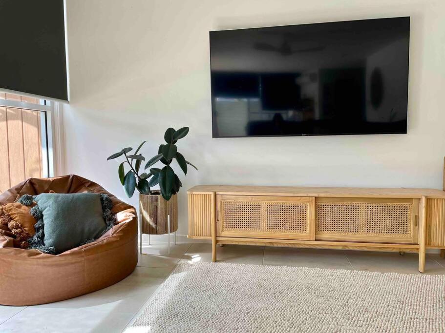 Three-Bedroom Apartment photo 1