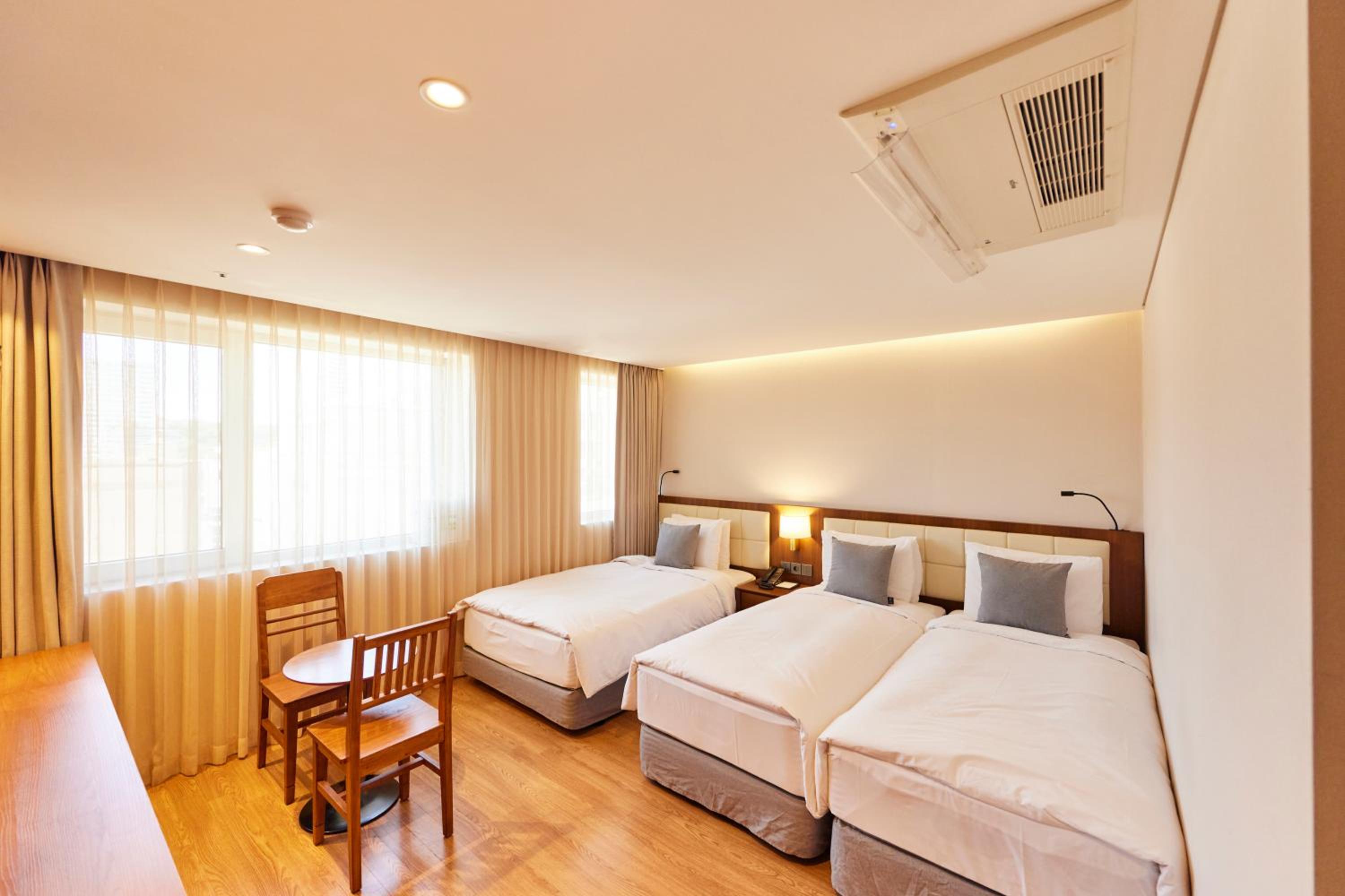 Deluxe Triple Room