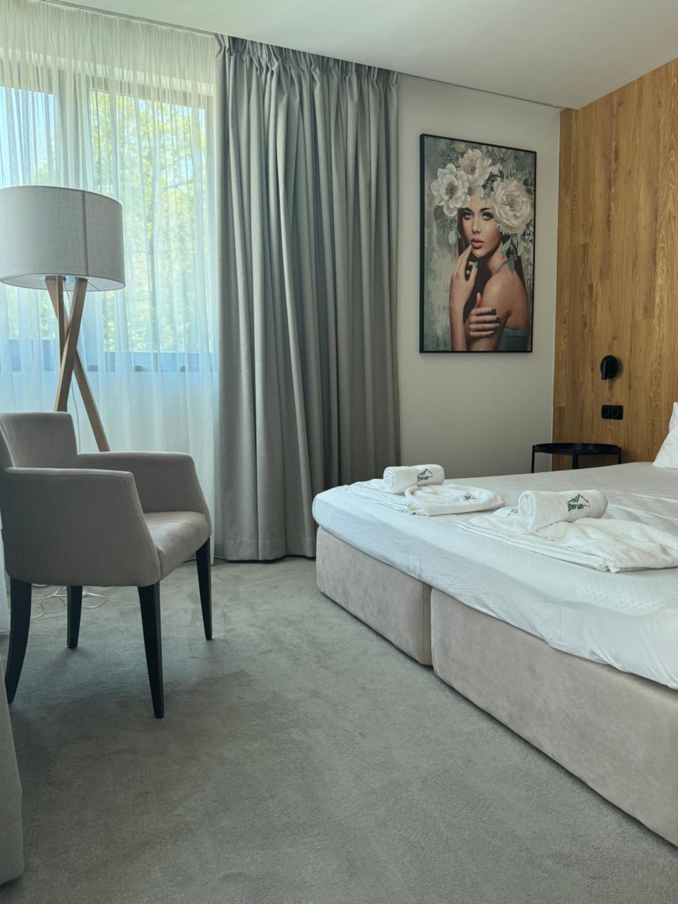 Deluxe Double with Balcony - Photo 7