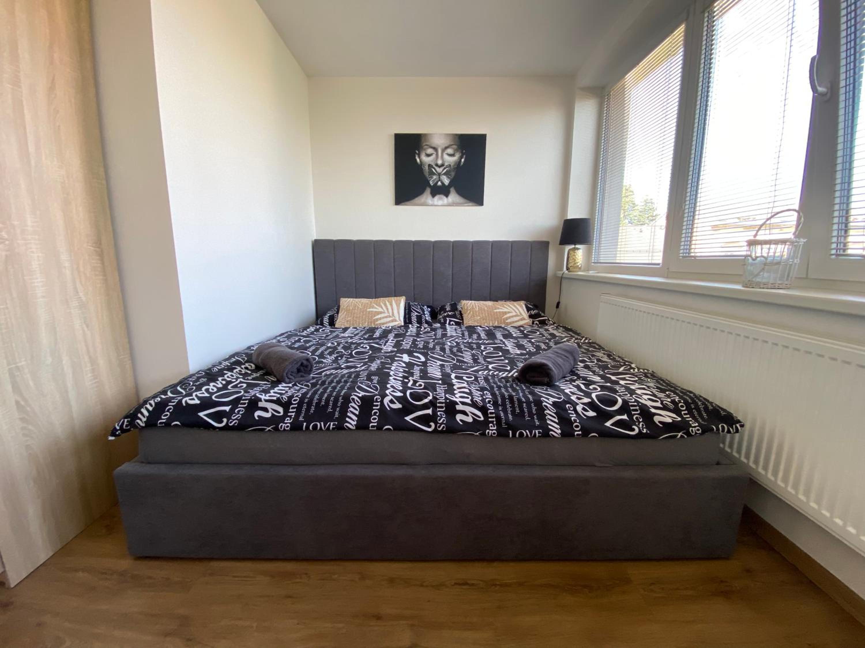 One-Bedroom Apartment - Photo 24