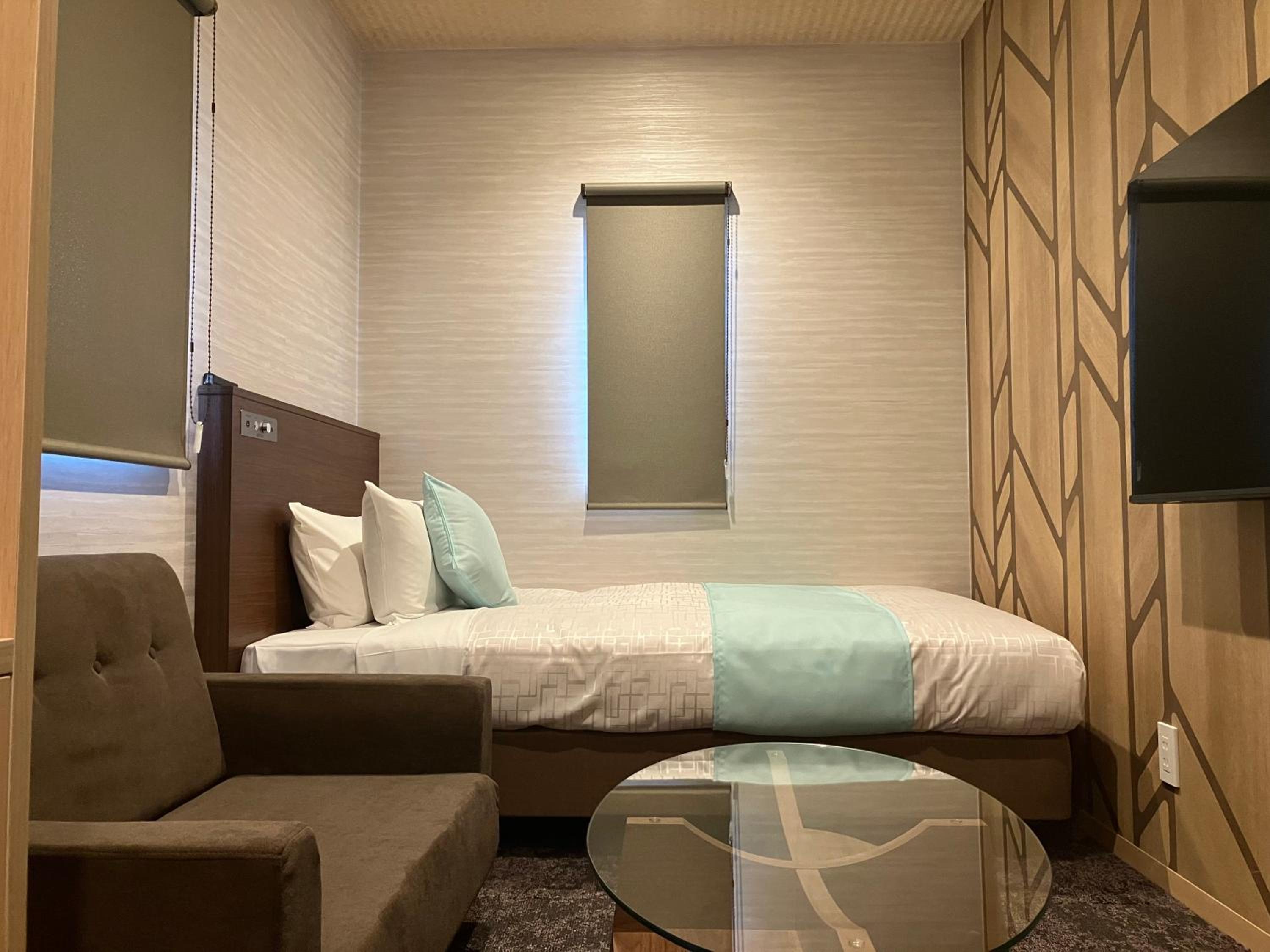 Semi Double Room - Non-Smoking - Photo 1
